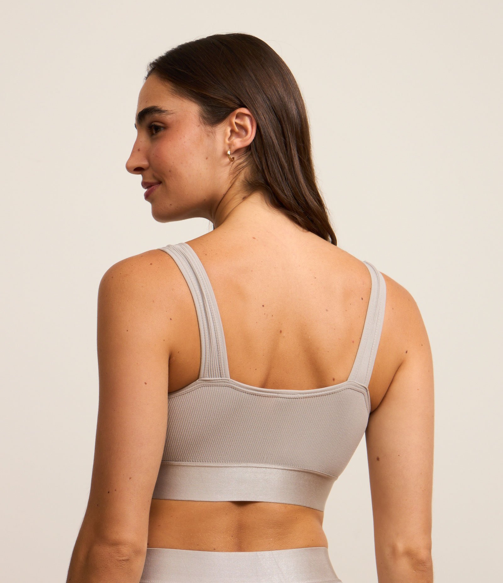Sutiã Top Sem Bojo Sem Aro em Poliamida Seamless com Alças Largas Cinza 3