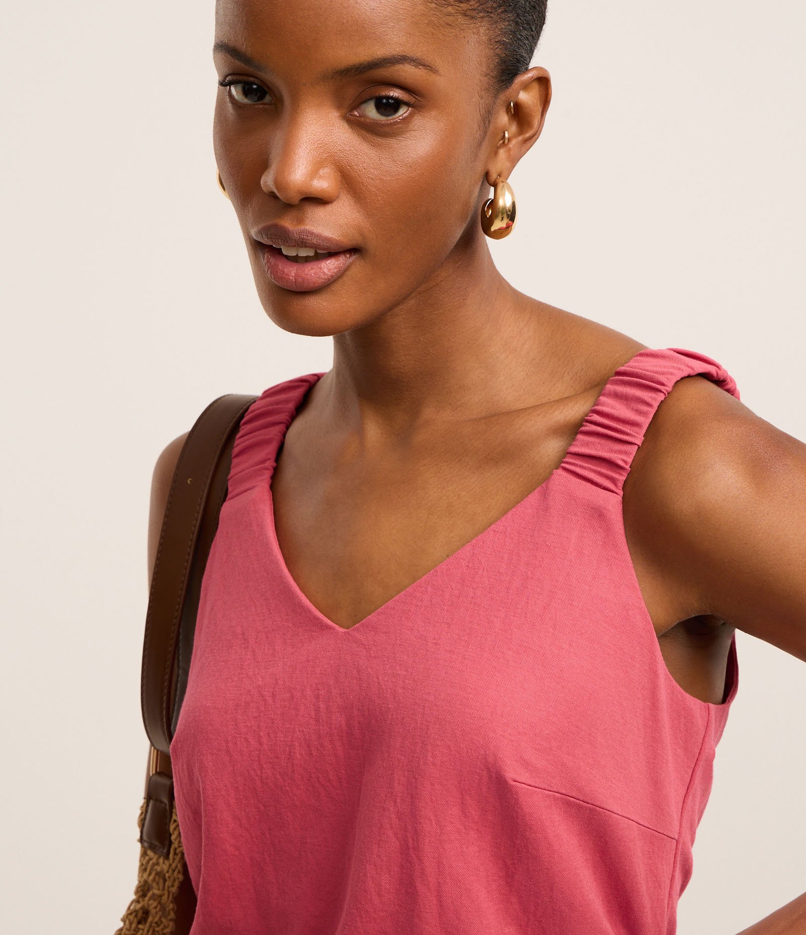 Blusa Texturizada em Piquê com Elástico na Alça Larga Rosa Terroso 3