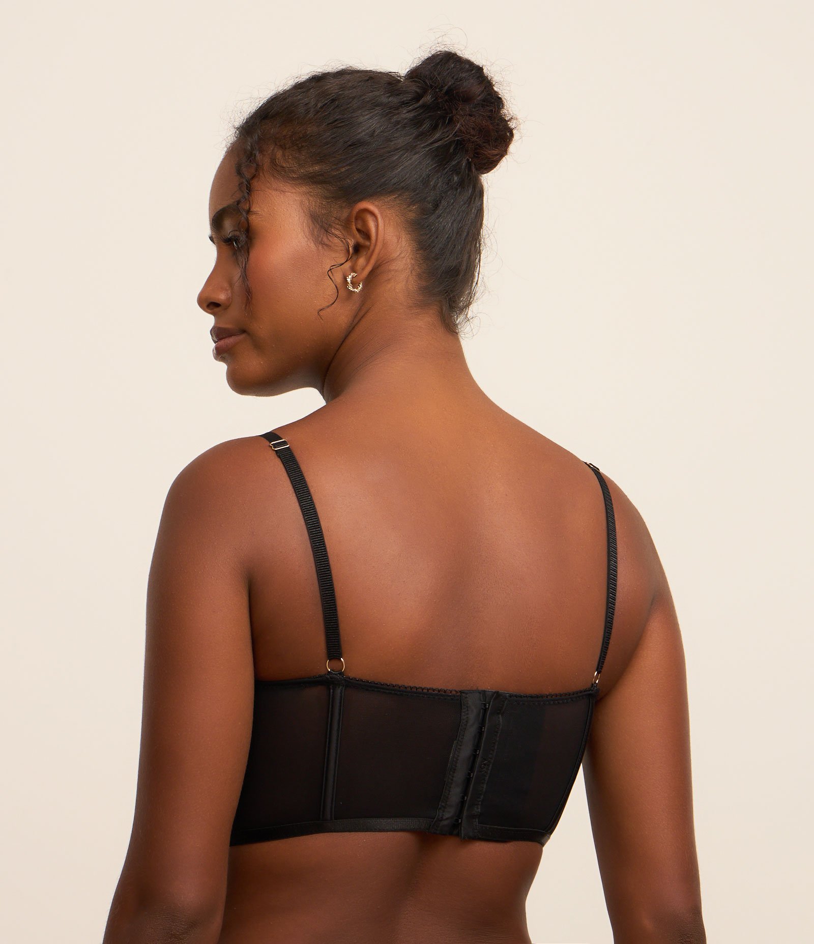 Sutiã Alongado com Bojo em Renda Bordada Preto 3