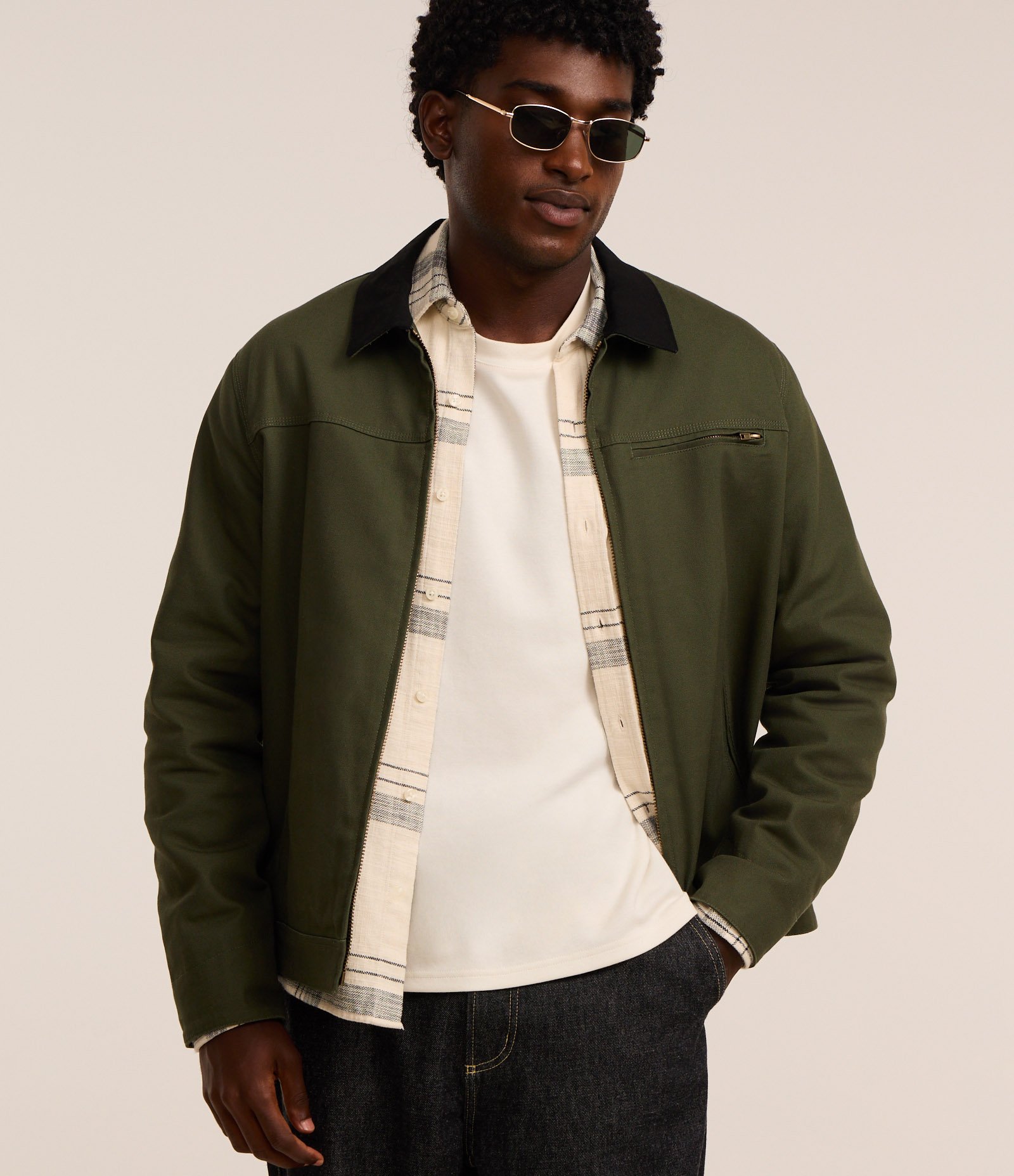 Jaqueta Trucker em Sarja com Textura e Bolsos Verde 1