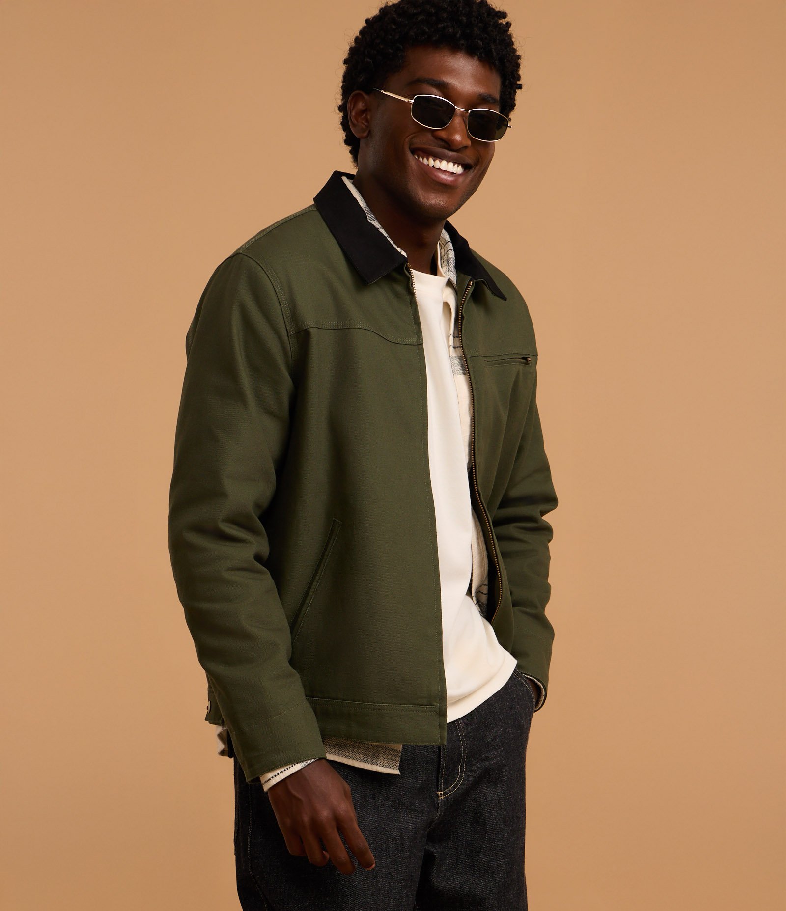 Jaqueta Trucker em Sarja com Textura e Bolsos Verde 6