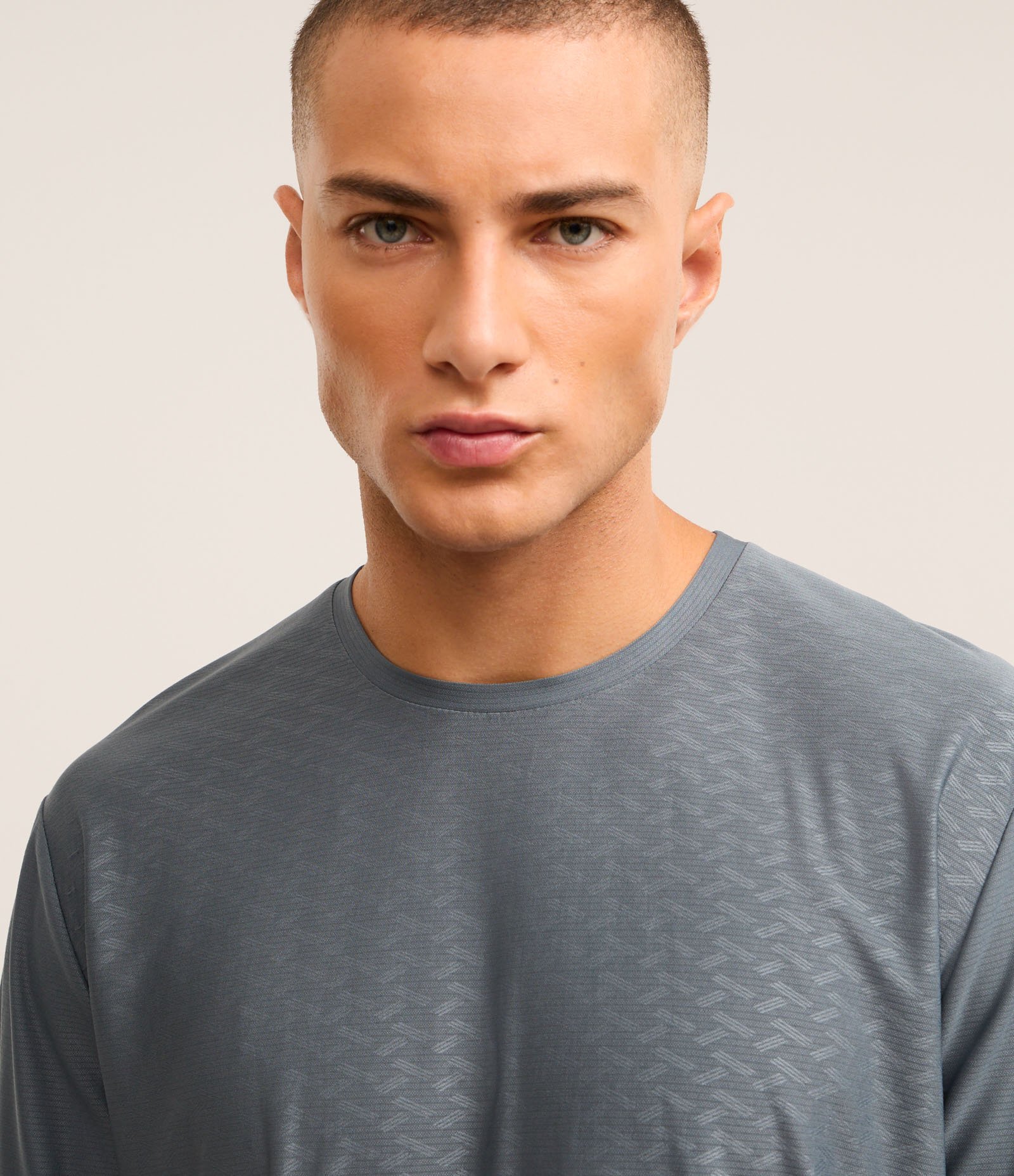 Camiseta Esportiva Tecnologia Dry com Estampa Heat Print Geométrica Cinza Azulado 5