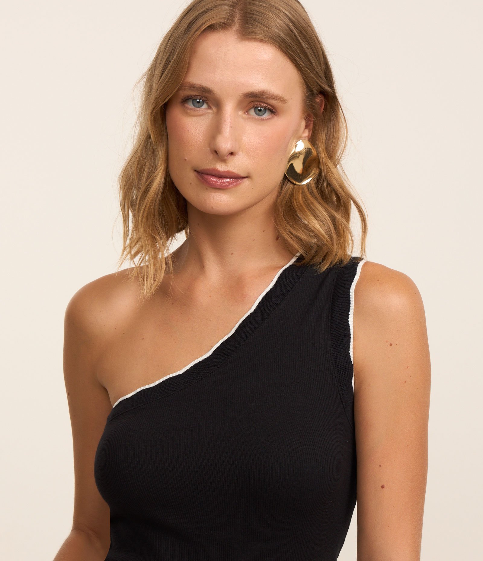 Blusa Ombro Só em Ribana com Contraste Preto 4
