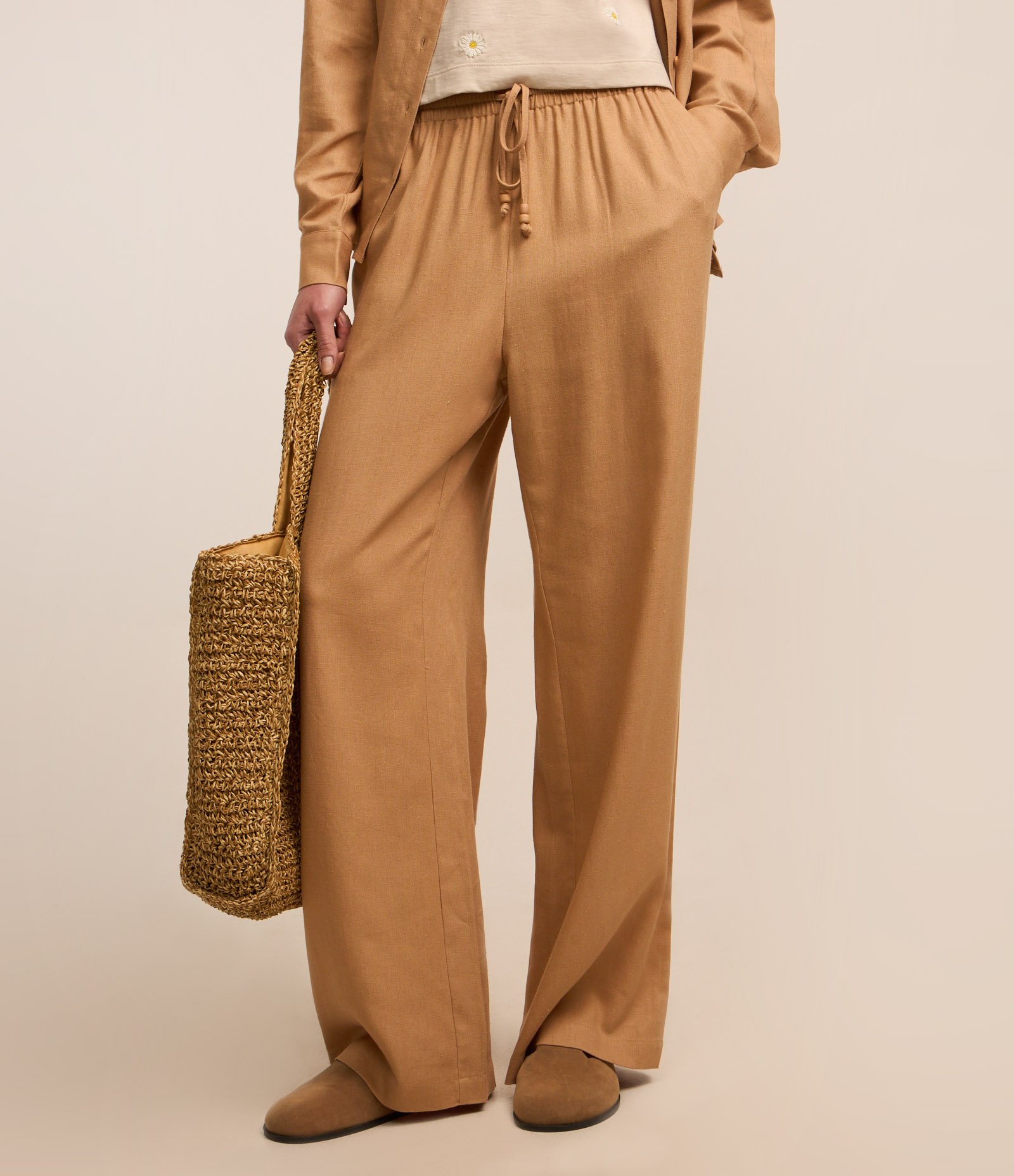 Calça Reta em Viscose e Linho com Elástico e Amarração no Cós Bege 3