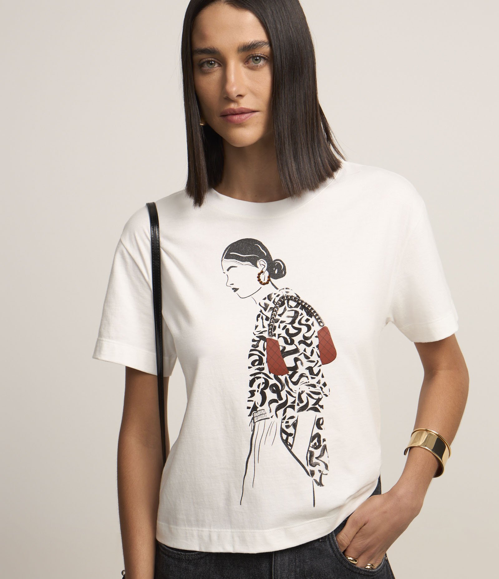 Camiseta Manga Curta Estampa Mulher de Perfil Branco 1