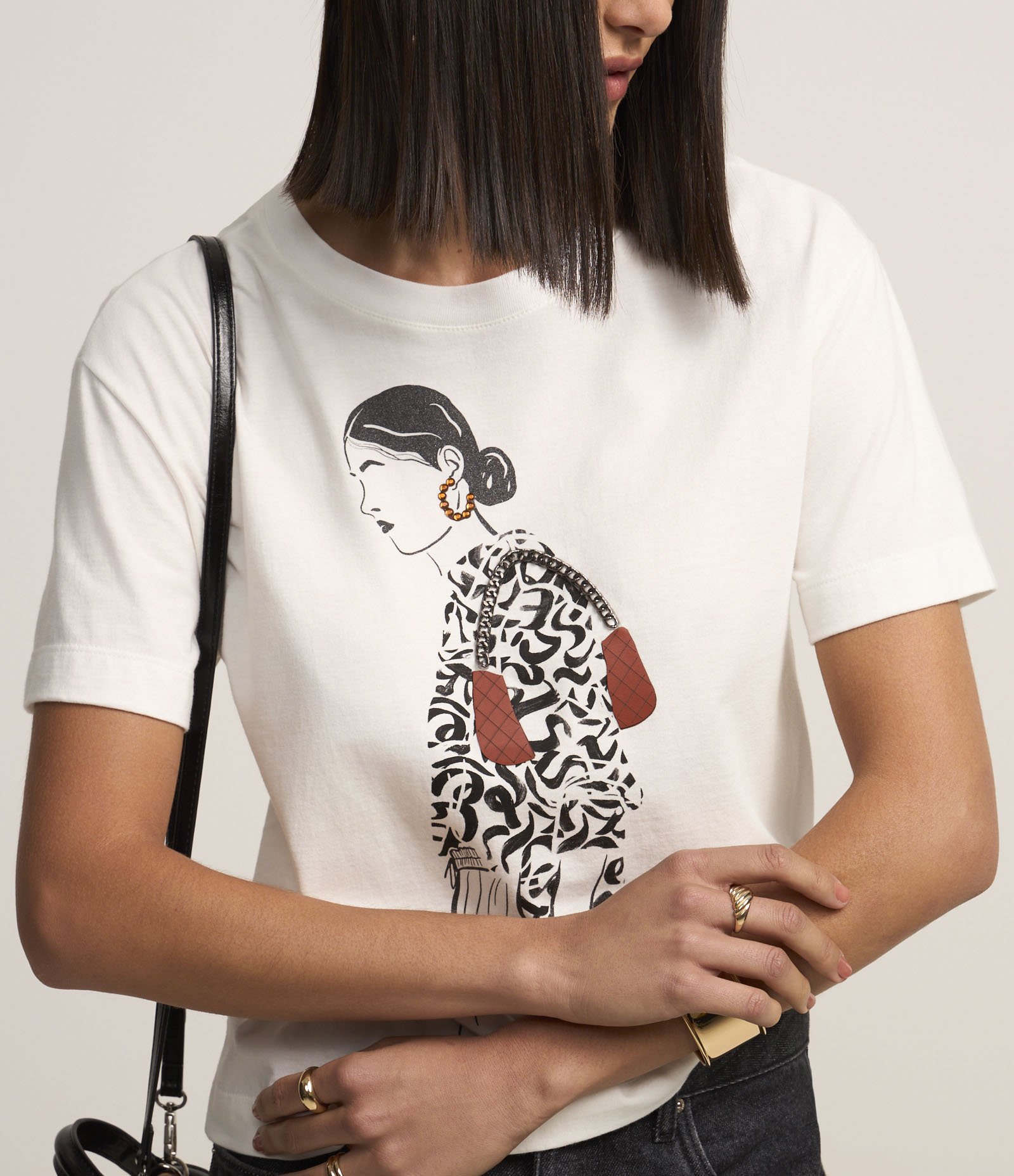 Camiseta Manga Curta Estampa Mulher de Perfil Branco 4