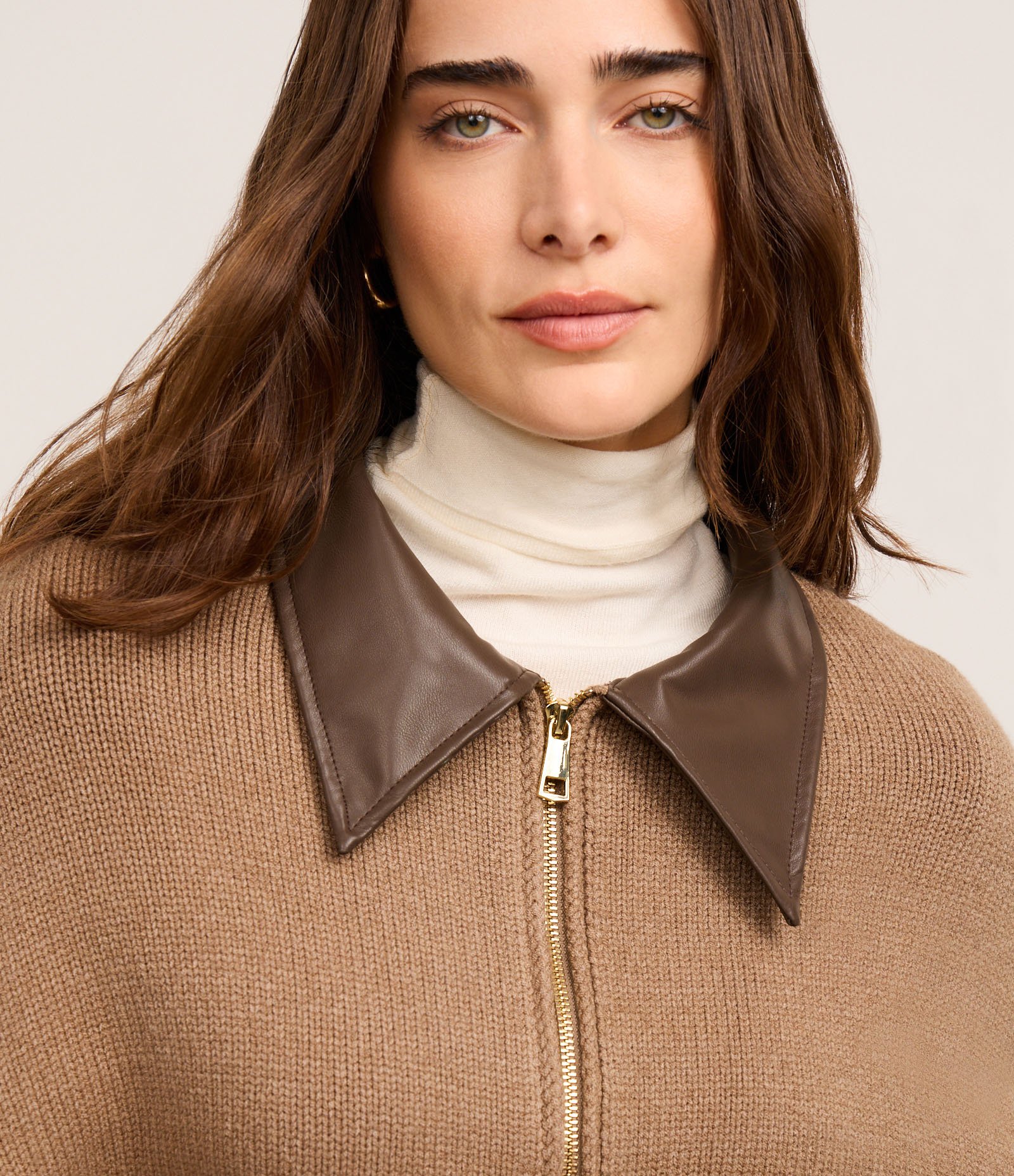 Cardigan em Tricô com Gola de PU Marrom 3