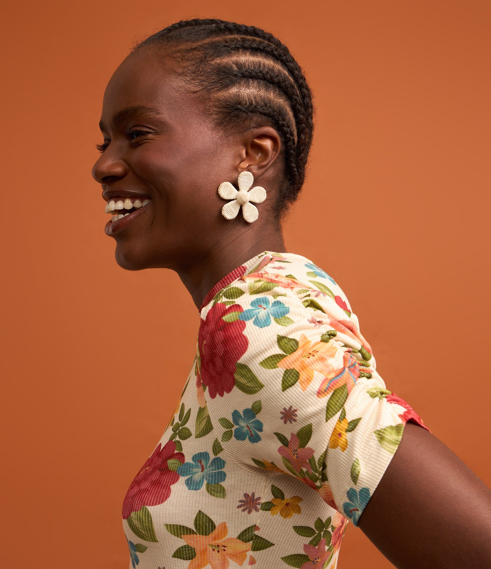 Blusa em Ribana com Franzidinho e Estampa Floral Branco 4