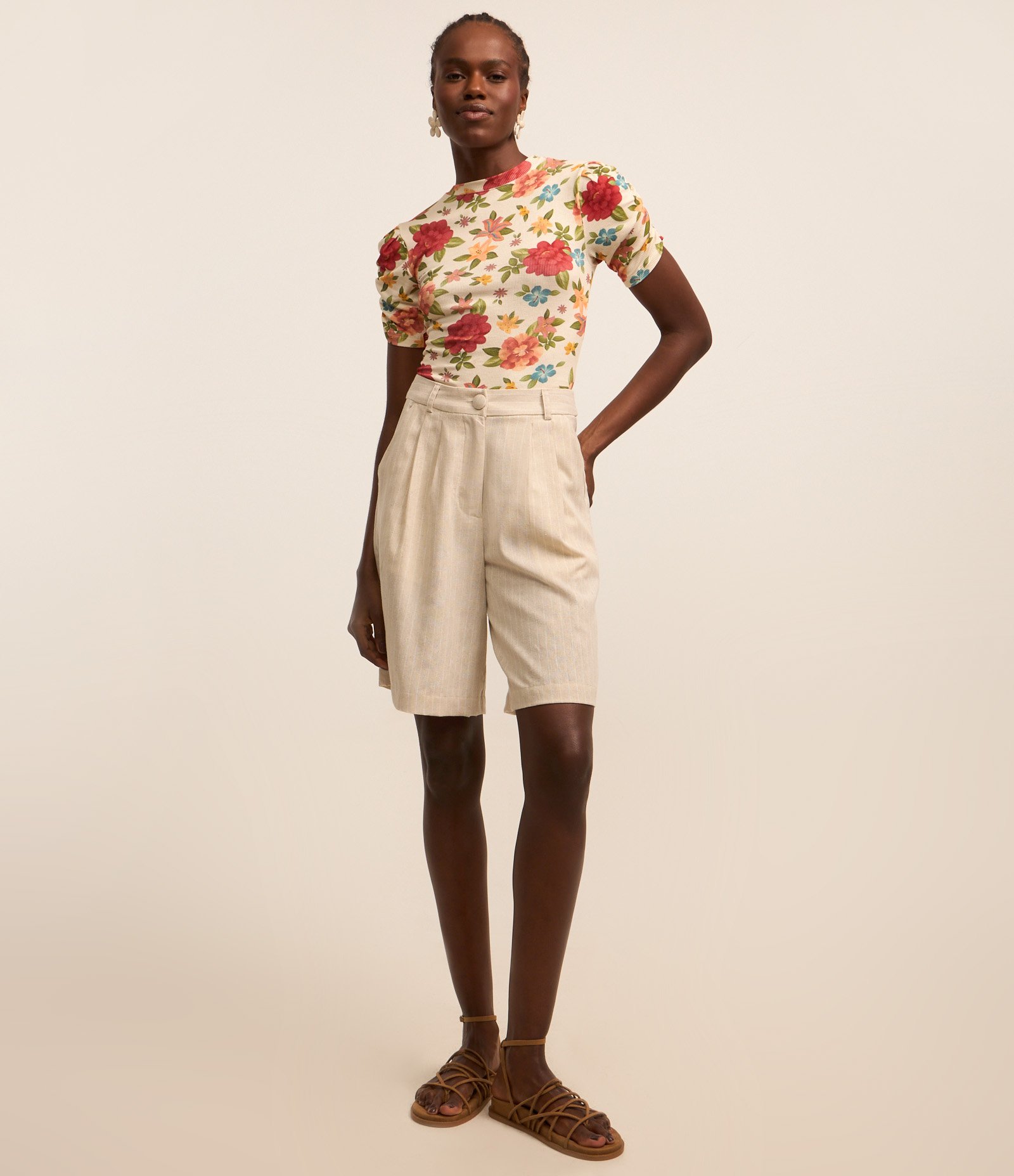 Blusa em Ribana com Franzidinho e Estampa Floral Branco 2