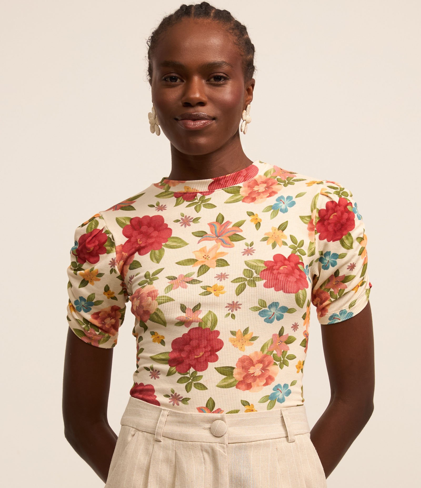 Blusa em Ribana com Franzidinho e Estampa Floral Branco 3