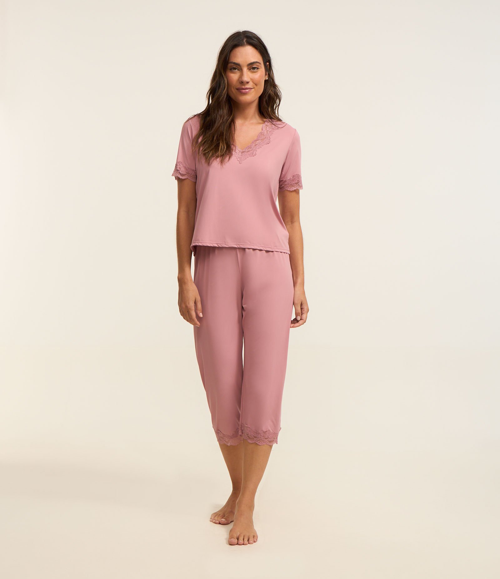 Pijama Capri em Microfibra com Detalhes de Renda Rosa 1