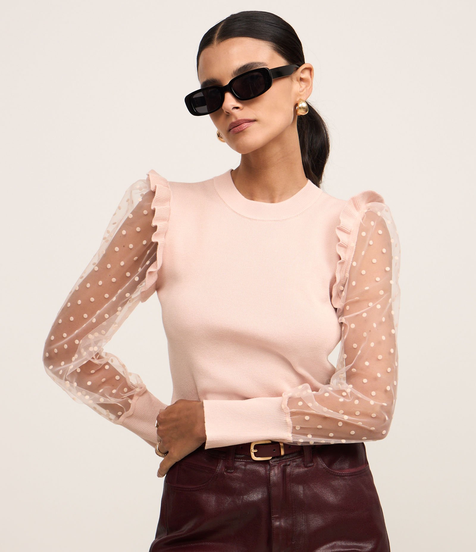 Blusa em Tricô com Poá na Manga Transparente Bege 1