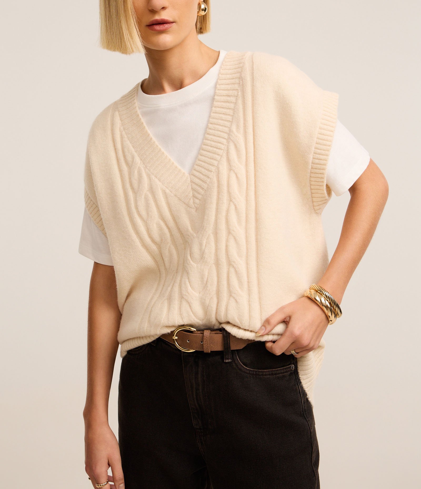 Colete em Tricô com Textura Diferenciada e Decote V Off White 4