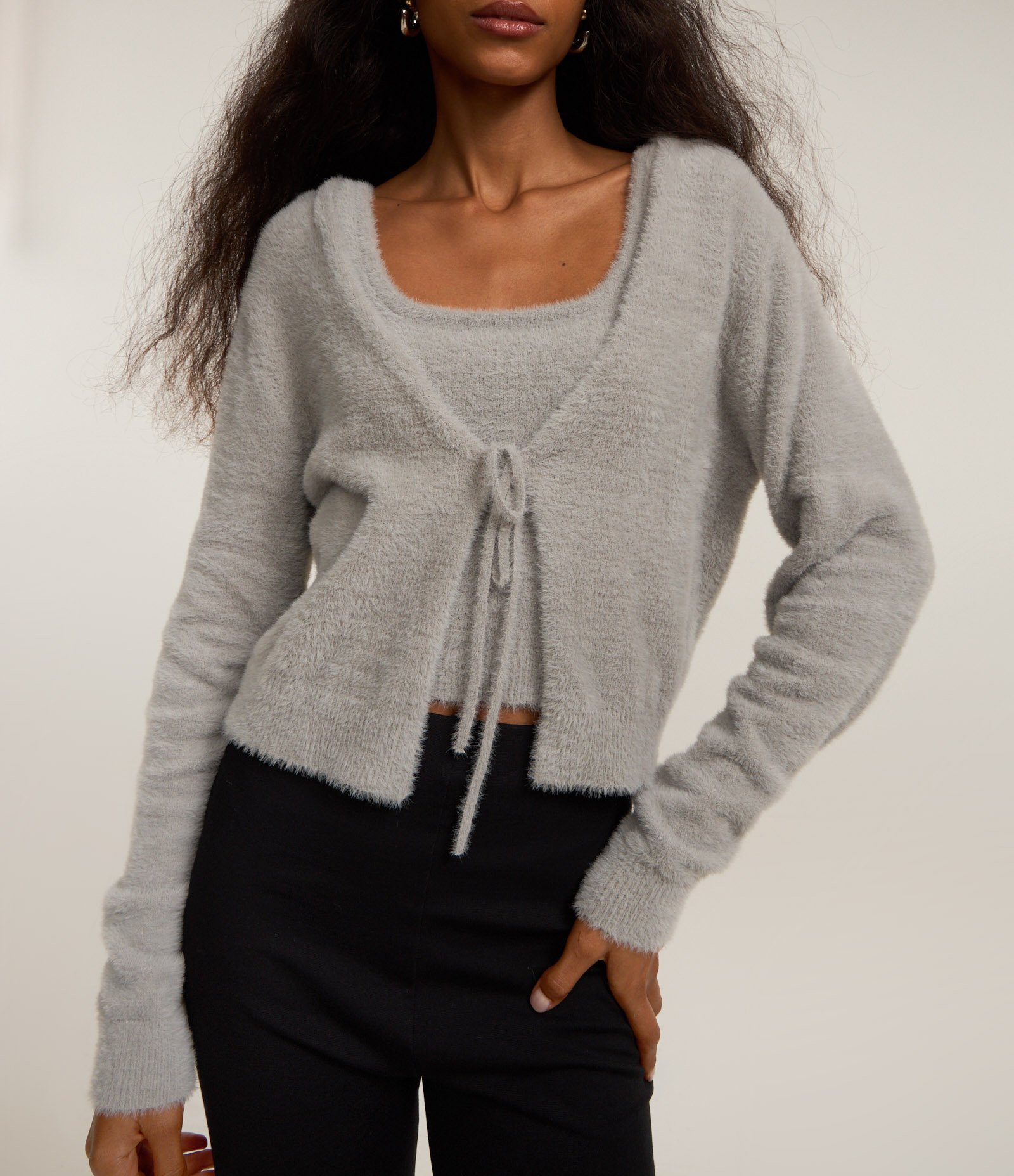 Cardigan Curto em Tricô com Amarração Frontal Cinza 3