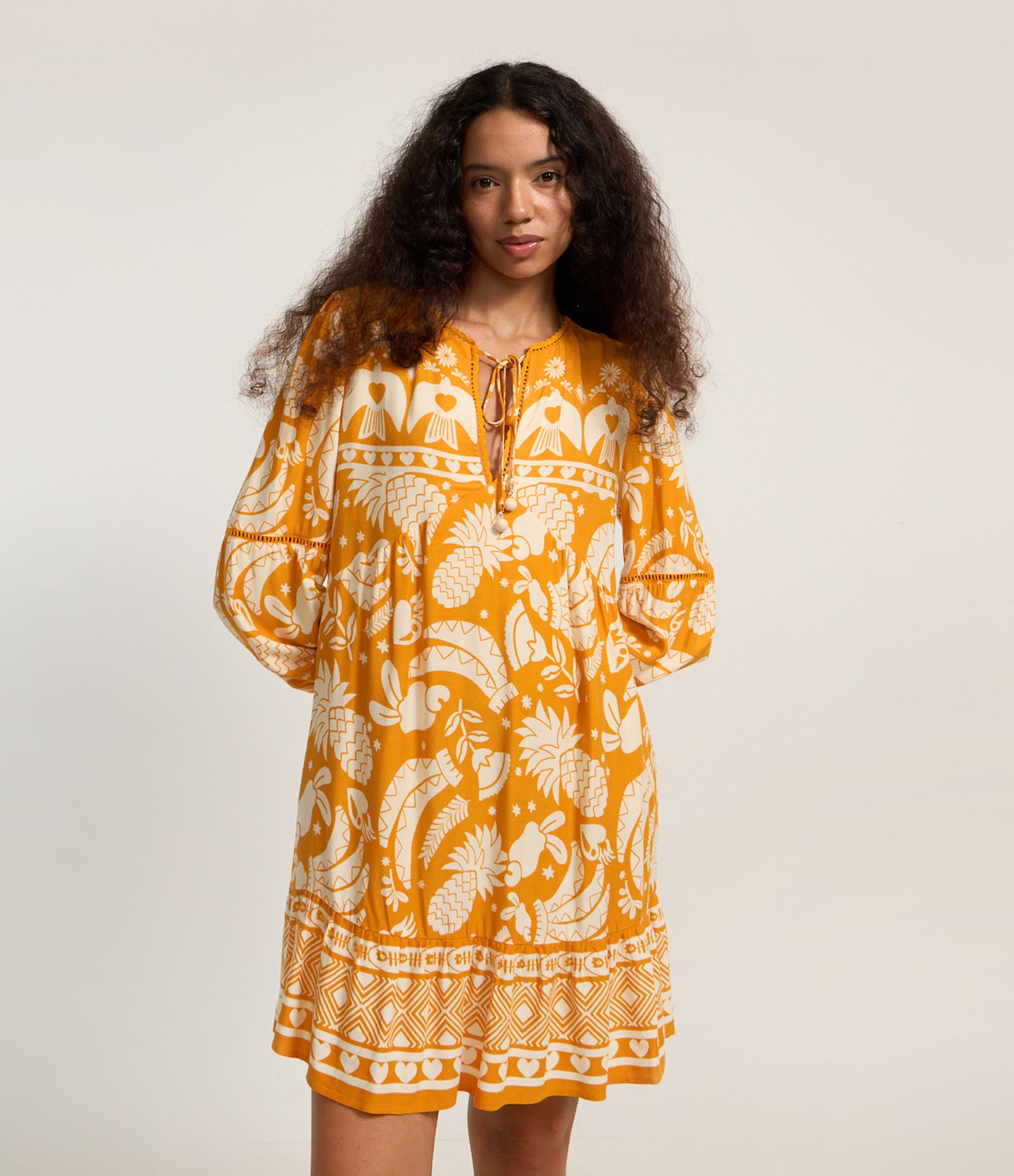 Vestido Manga Bufante em Viscose Twill com Estampa Topical Laranja 1