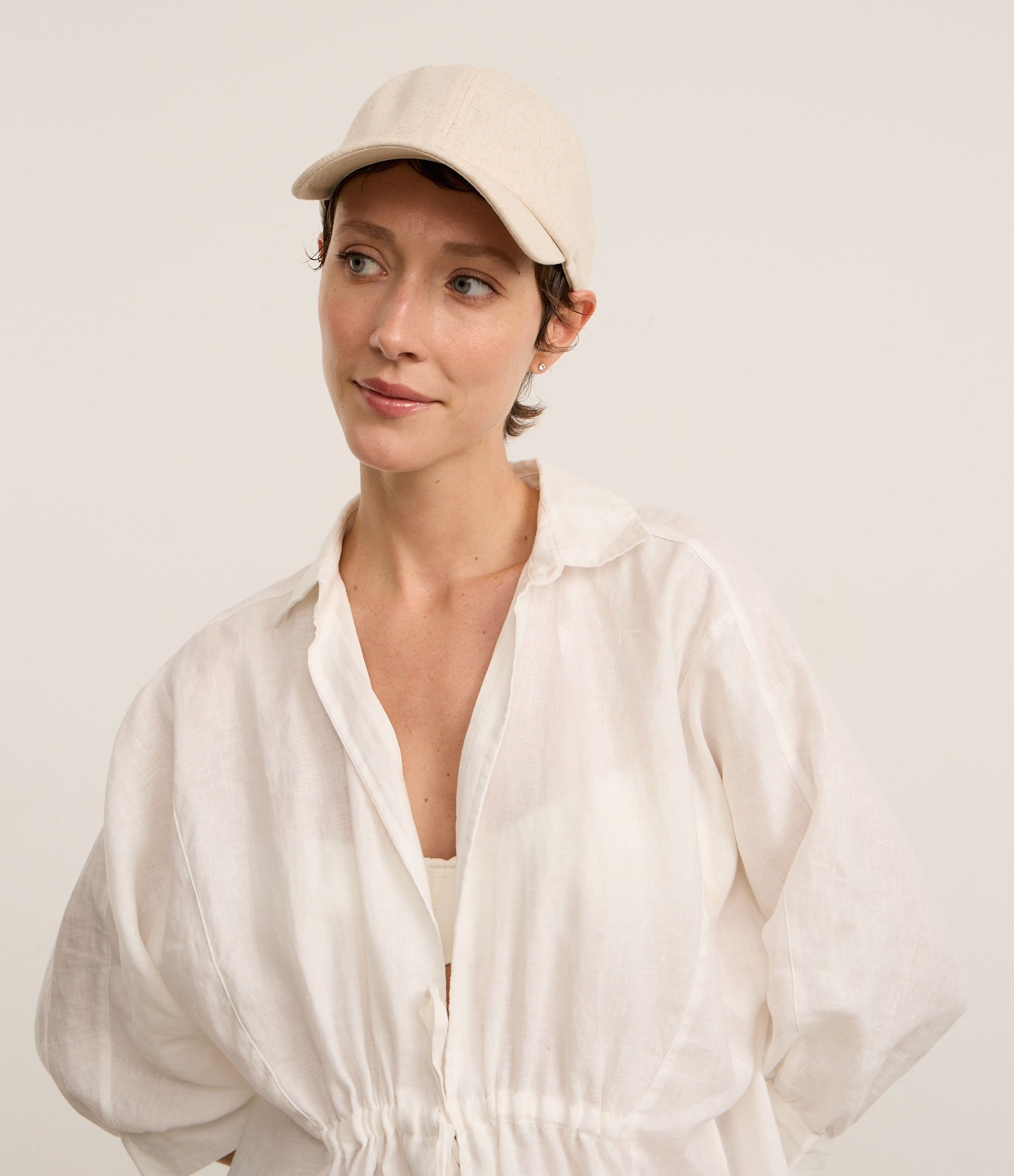 Boné Aba Curva em Linho e Viscose Off White 1