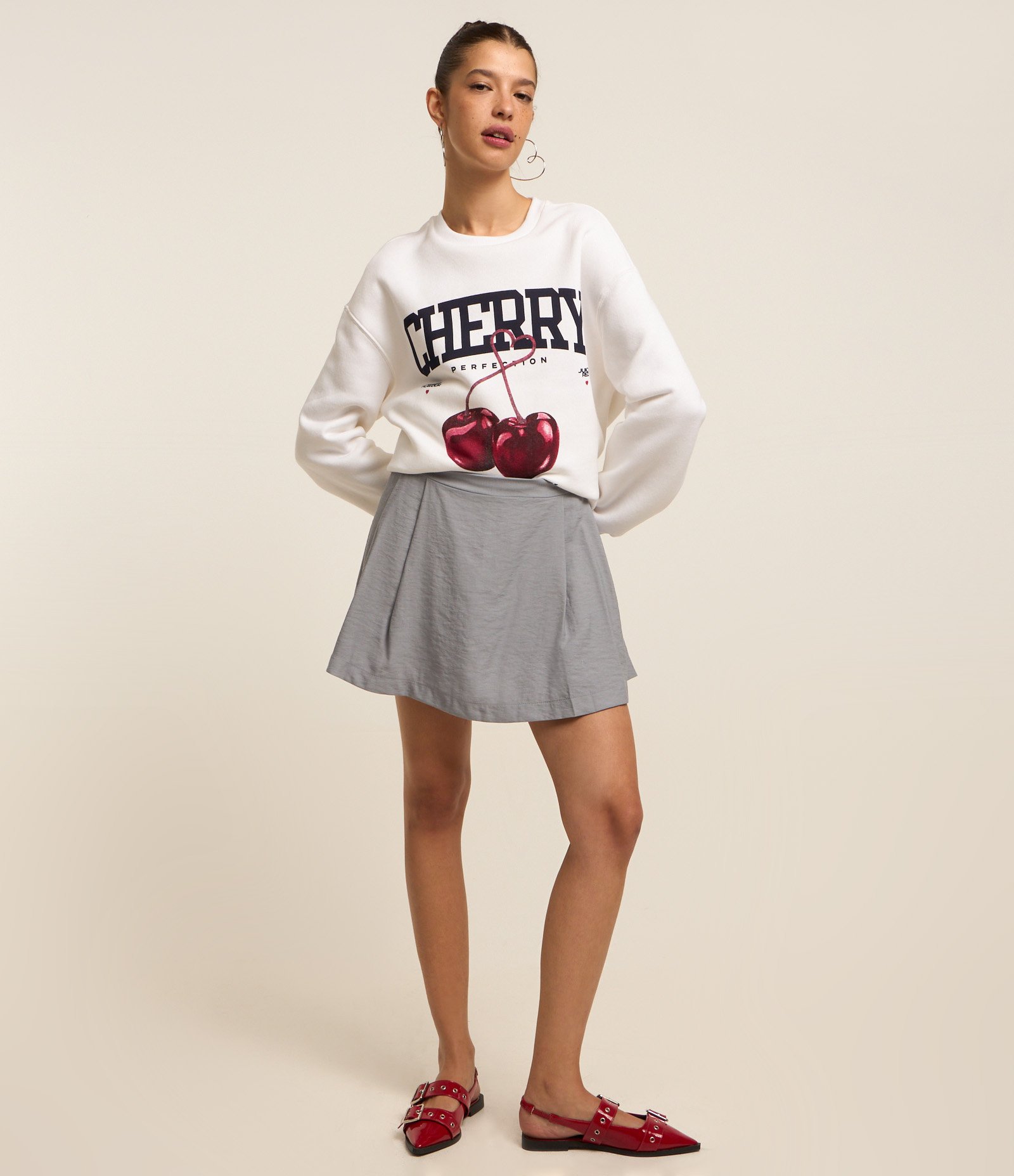 Saia Curta em Alfaiataria com Pregas Cinza 1