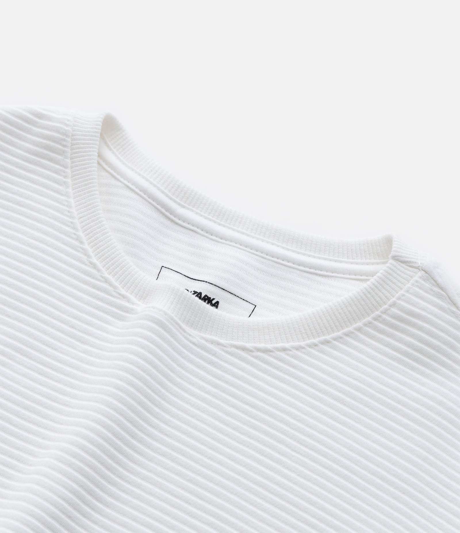 Camiseta Infantil Texturizada com Etiqueta na Barra - Tam 5 a 14 Anos Branco 4