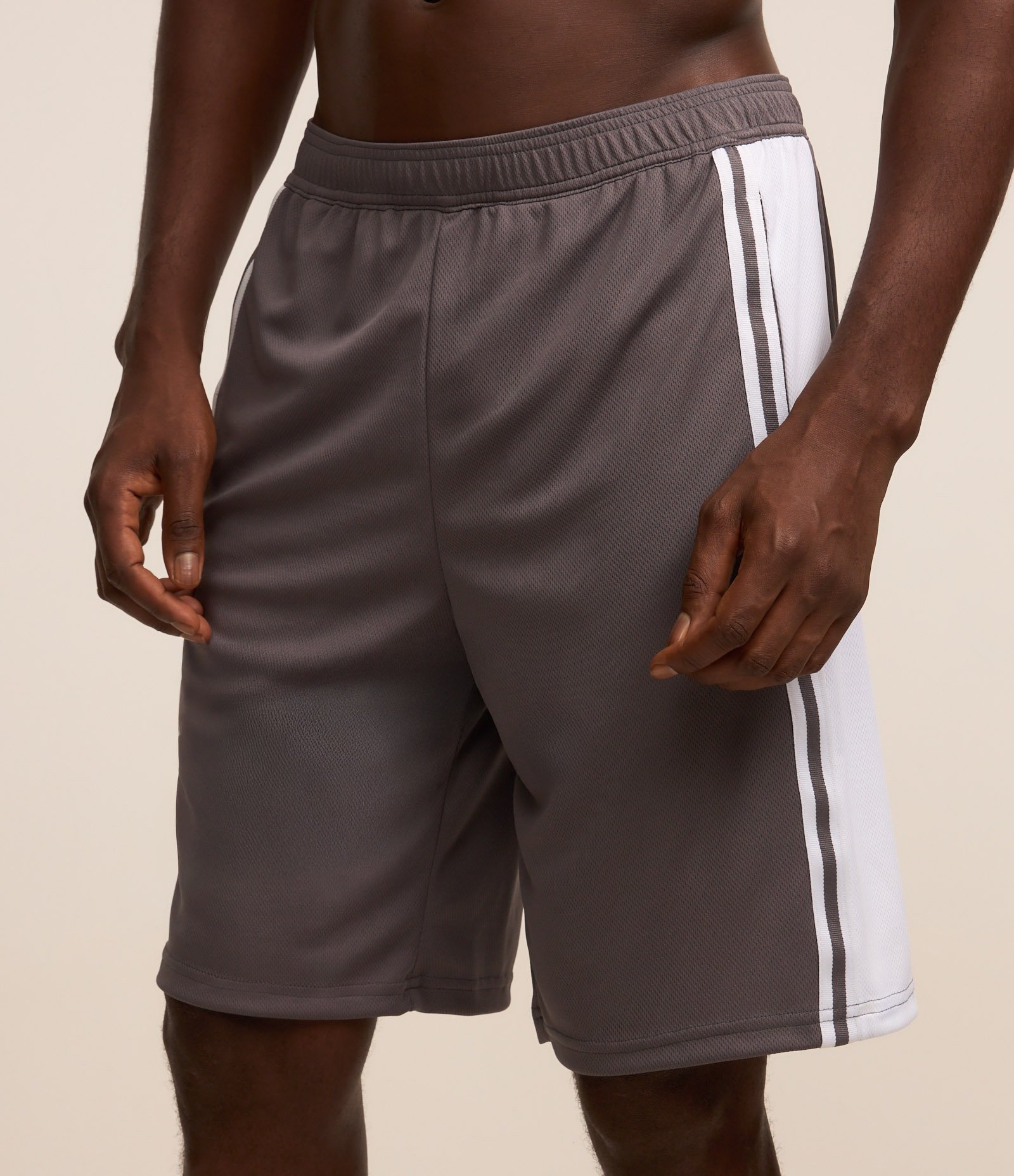 Bermuda de Basquete em Tecnologia Dry com Listras Cinza 2