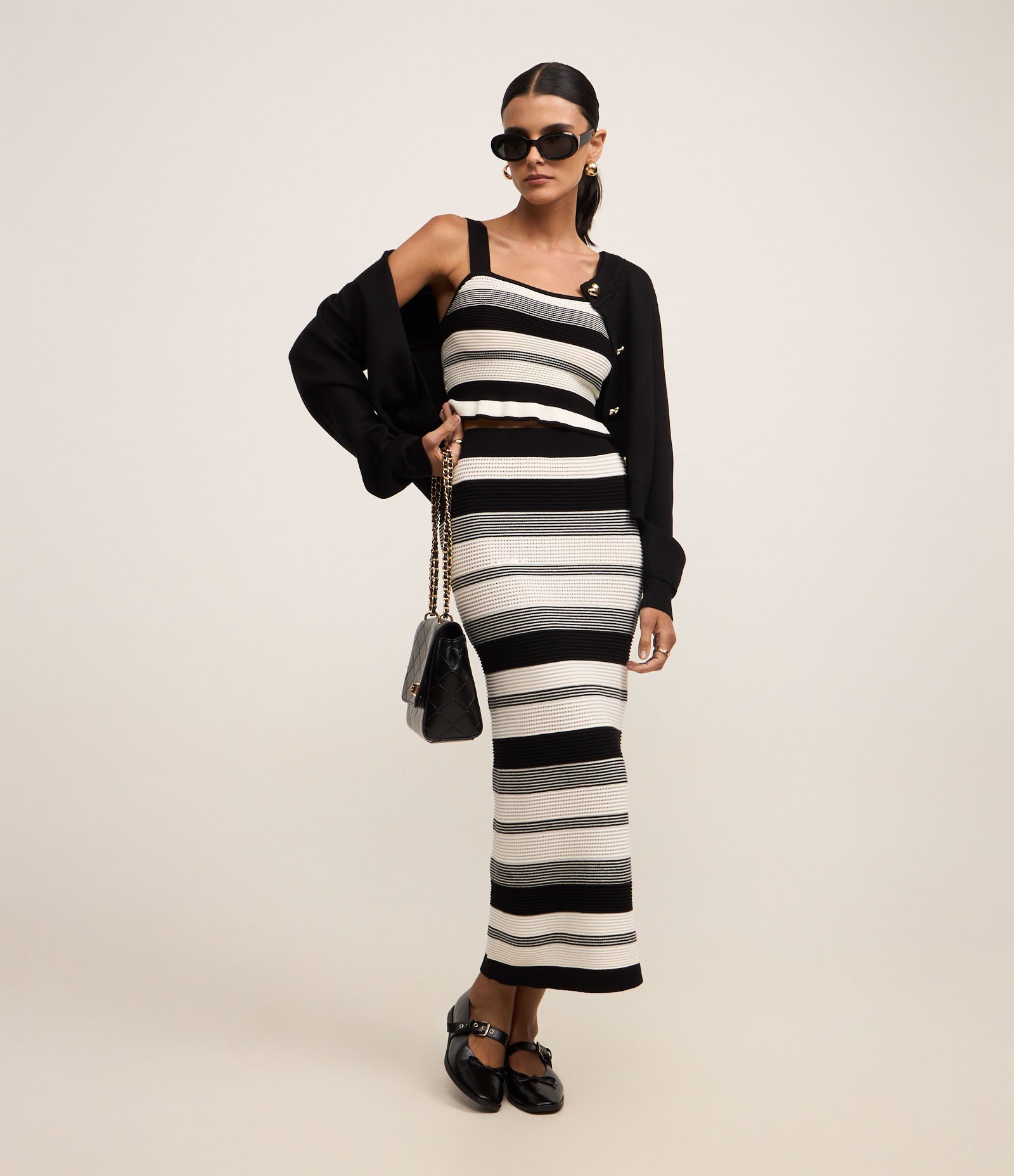 Saia Reta New Midi Cintura Alta em Tricô Listrado Preto 1