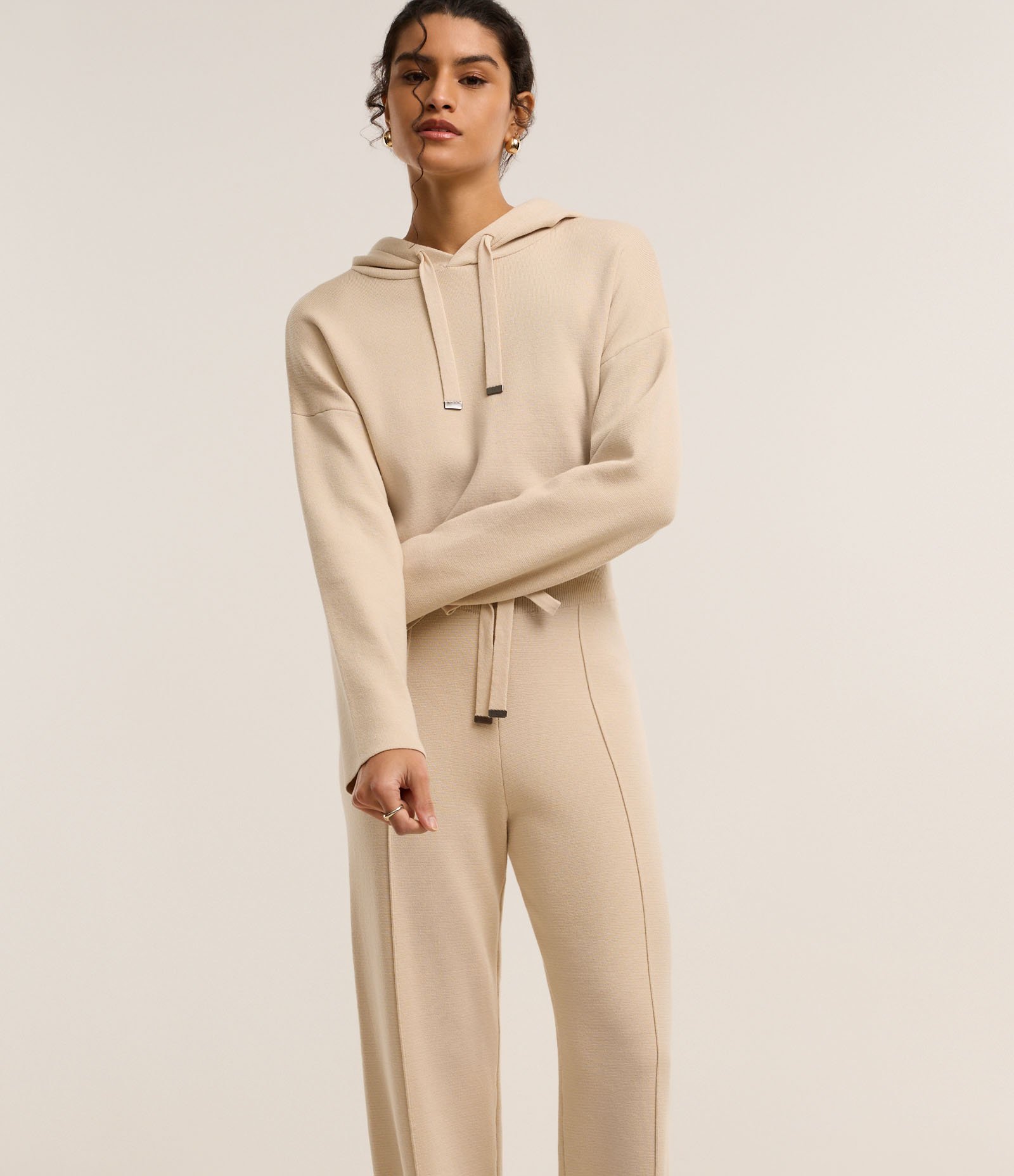 Calça Wide Leg em Tricô com Cós de Ribana e Frisos 2