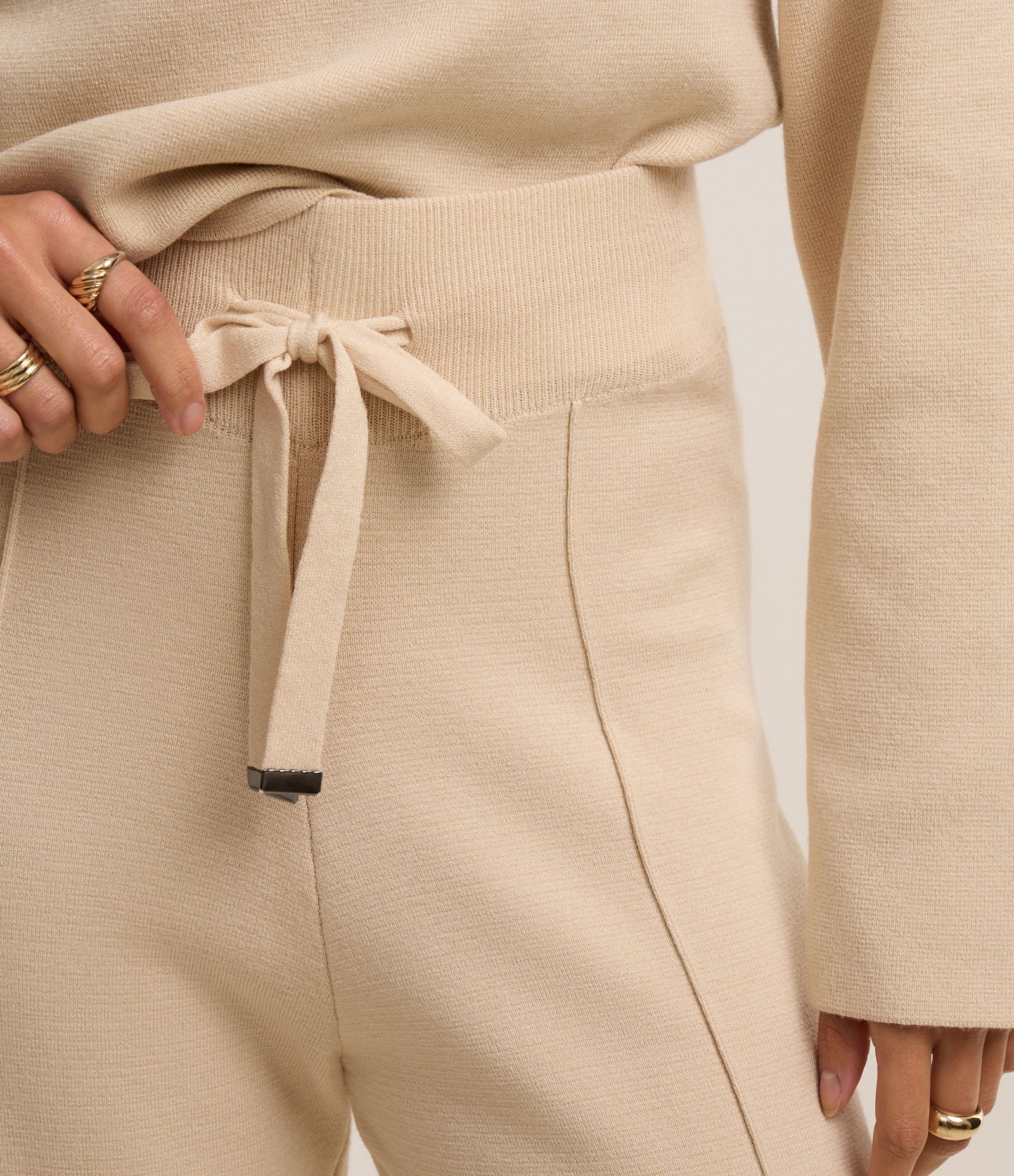 Calça Wide Leg em Tricô com Cós de Ribana e Frisos 4