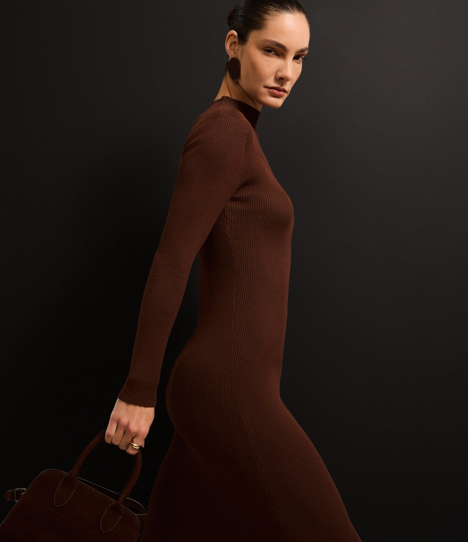 Vestido Long Midi em Tricô com Gola Alta Marrom 7