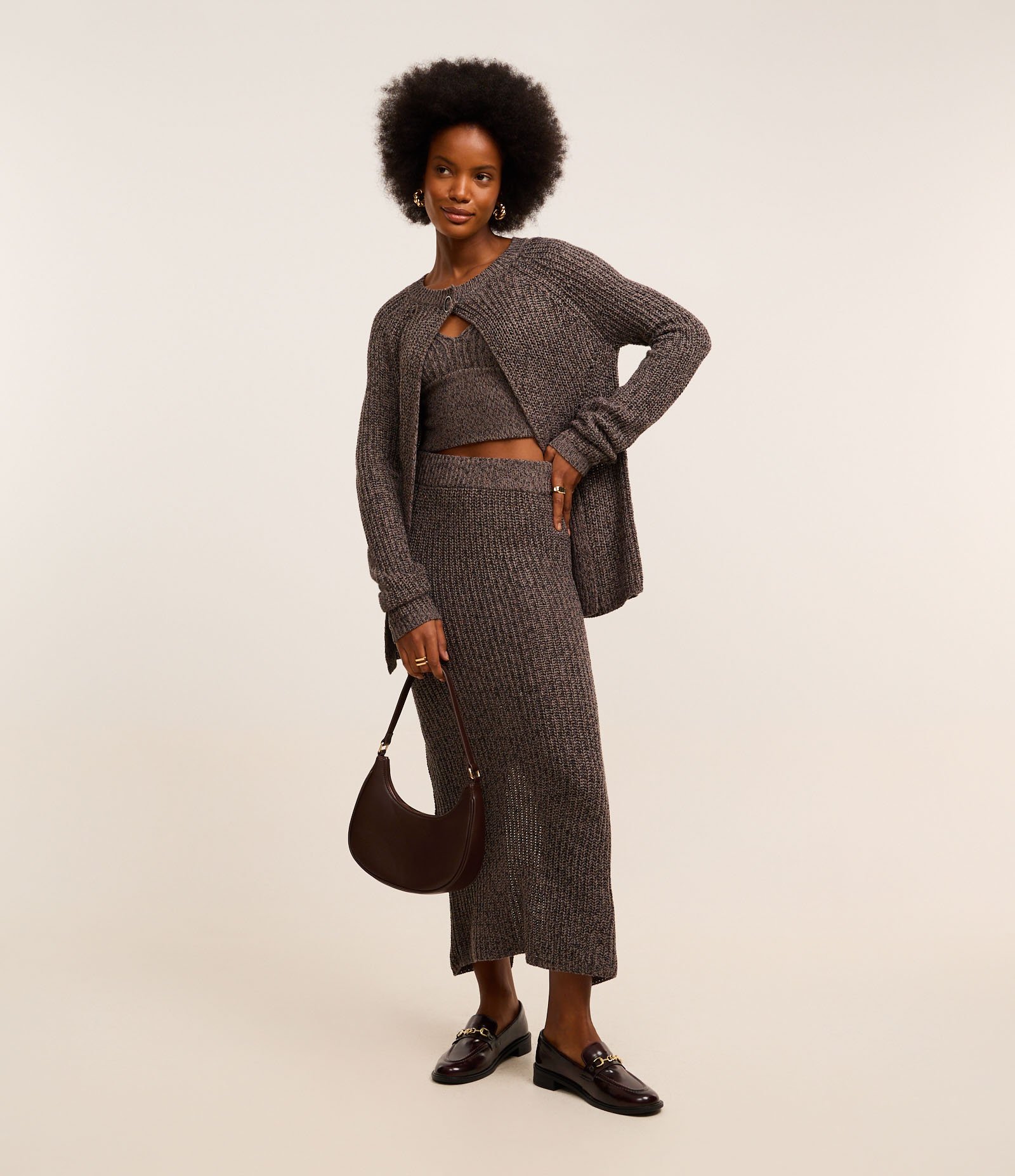 Blusa Cropped em Tricô com Fio Metalizado e Alça Regulável Cinza 2