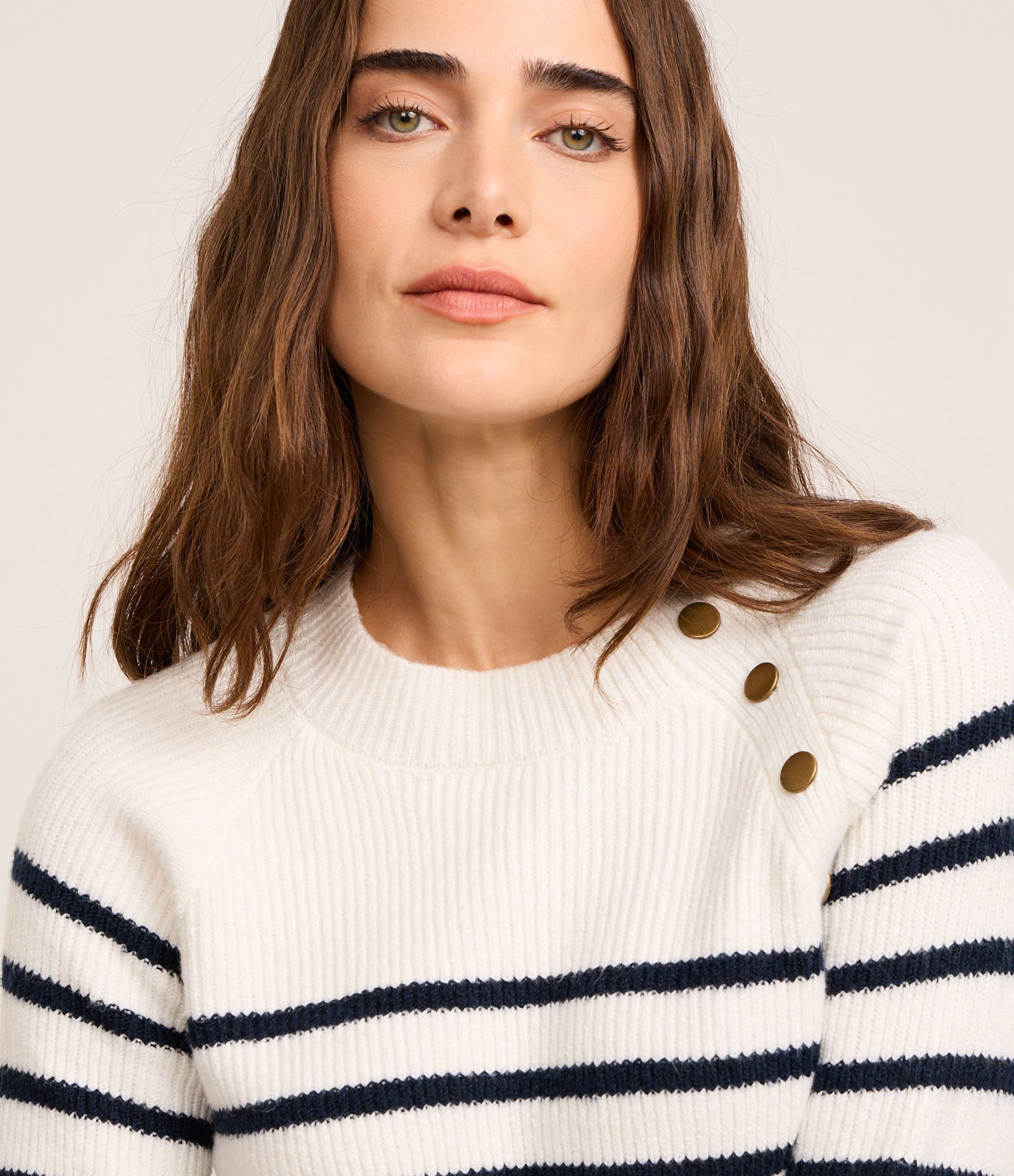 Suéter em Tricô com Botões na Cava e Estampa Listras 3