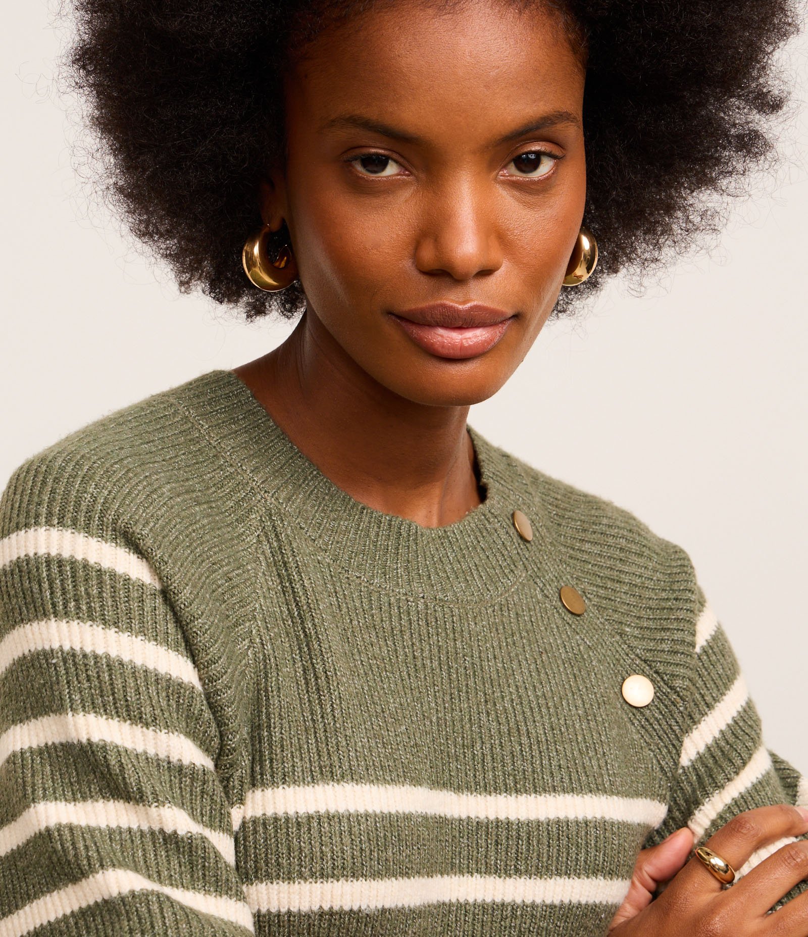 Suéter em Tricô com Botões na Cava e Estampa Listras Verde/Branco 3