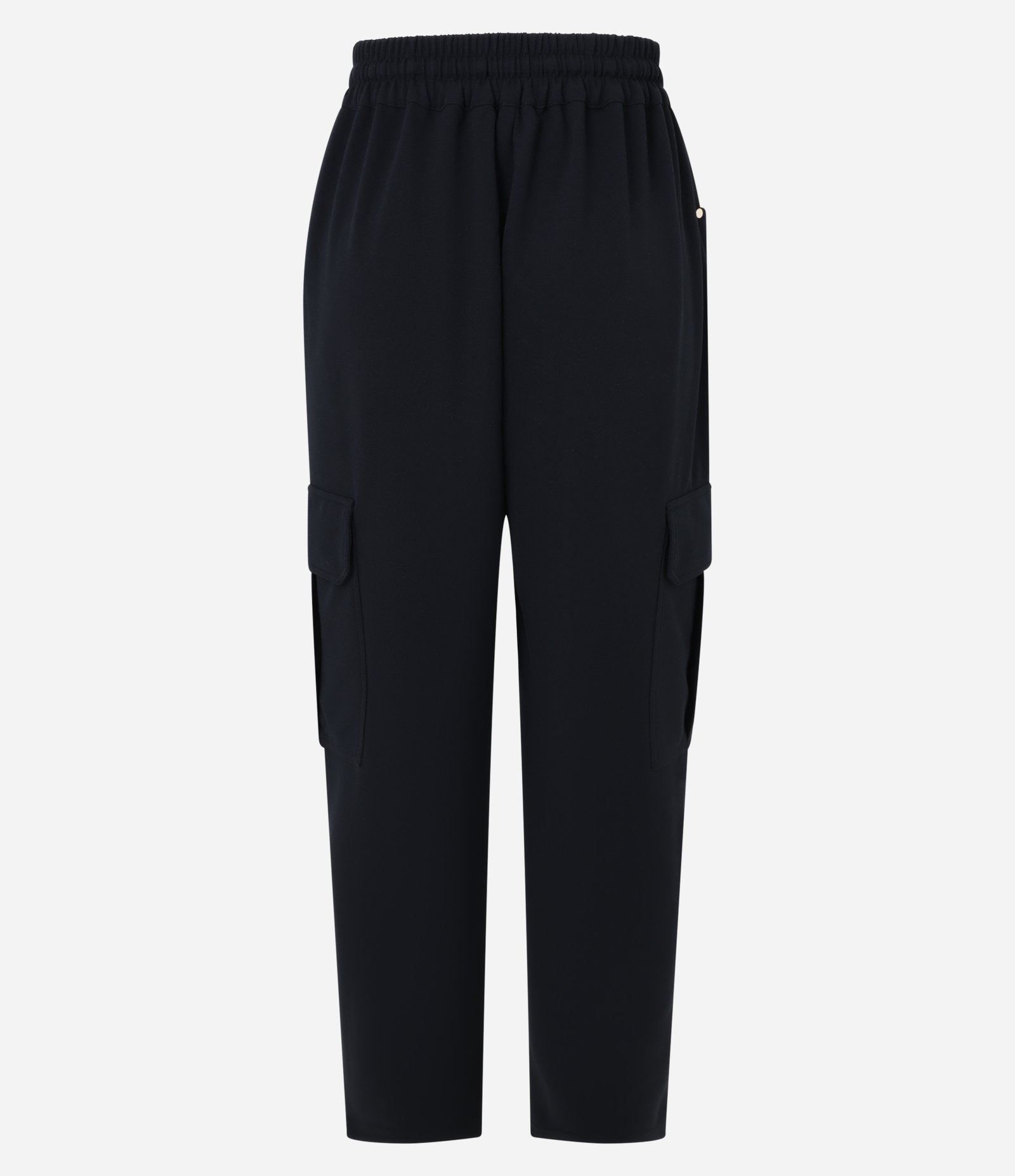 Calça Cenoura Cintura Alta em Crepe com Bolsos Cargos Preto 7