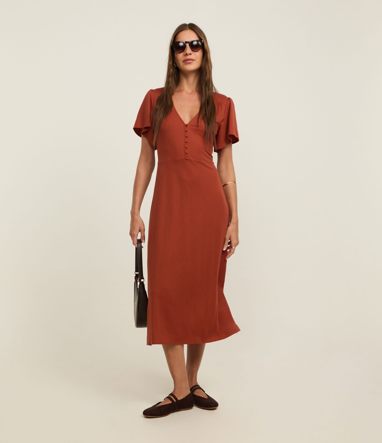 Vestido Midi em Malha de Viscose com Abotoamento no Decote Vermelho Telha 2