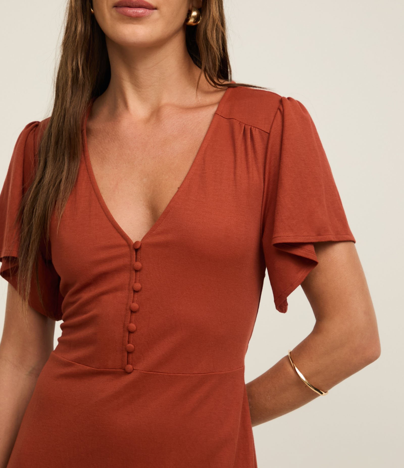 Vestido Midi em Malha de Viscose com Abotoamento no Decote Vermelho Telha 3