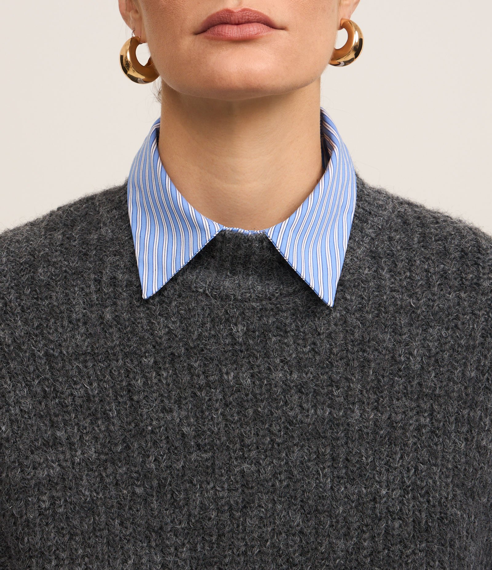 Colete Texturizado em Tricô com Caimento Leve Cinza 5