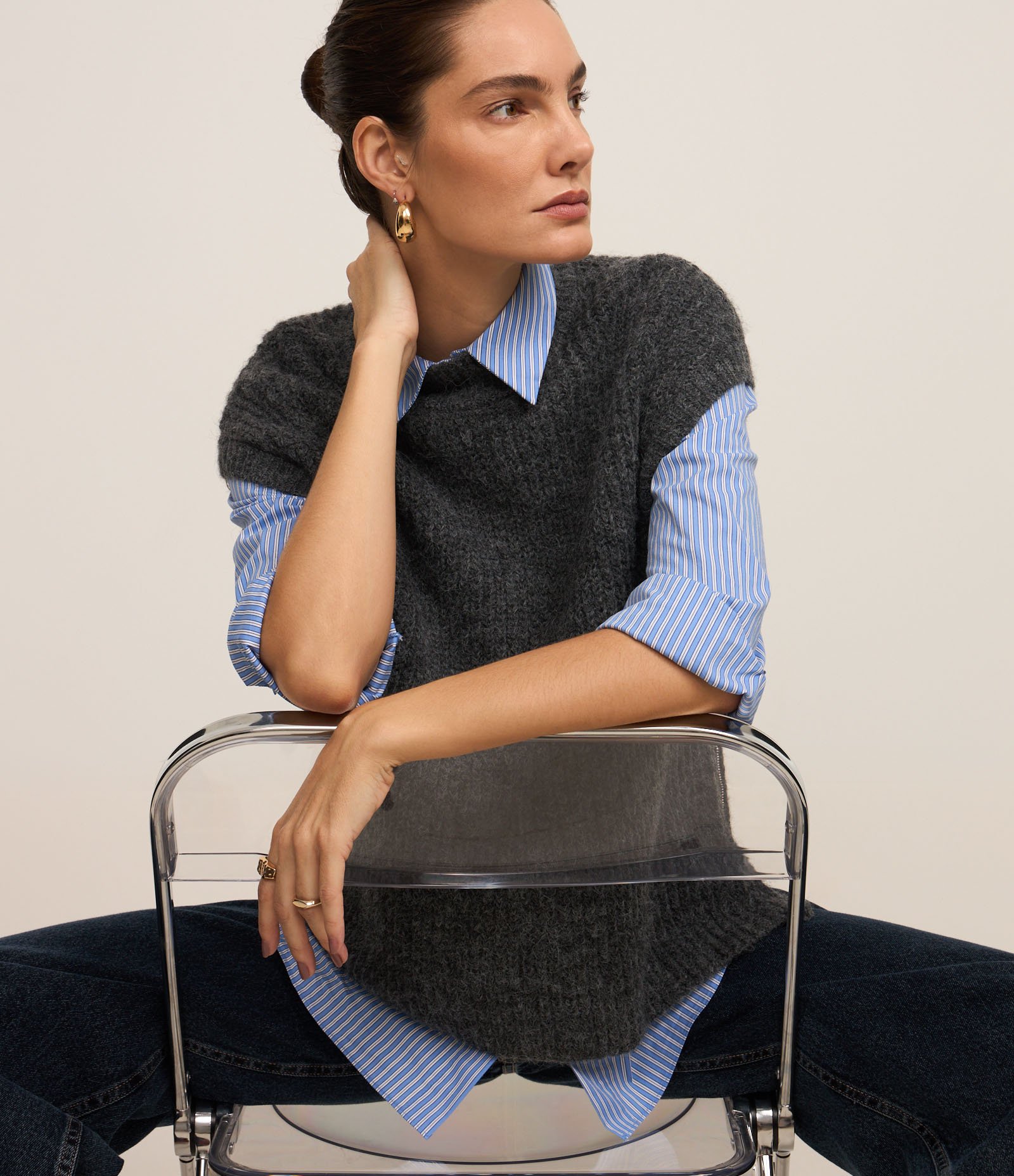 Colete Texturizado em Tricô com Caimento Leve Cinza 8