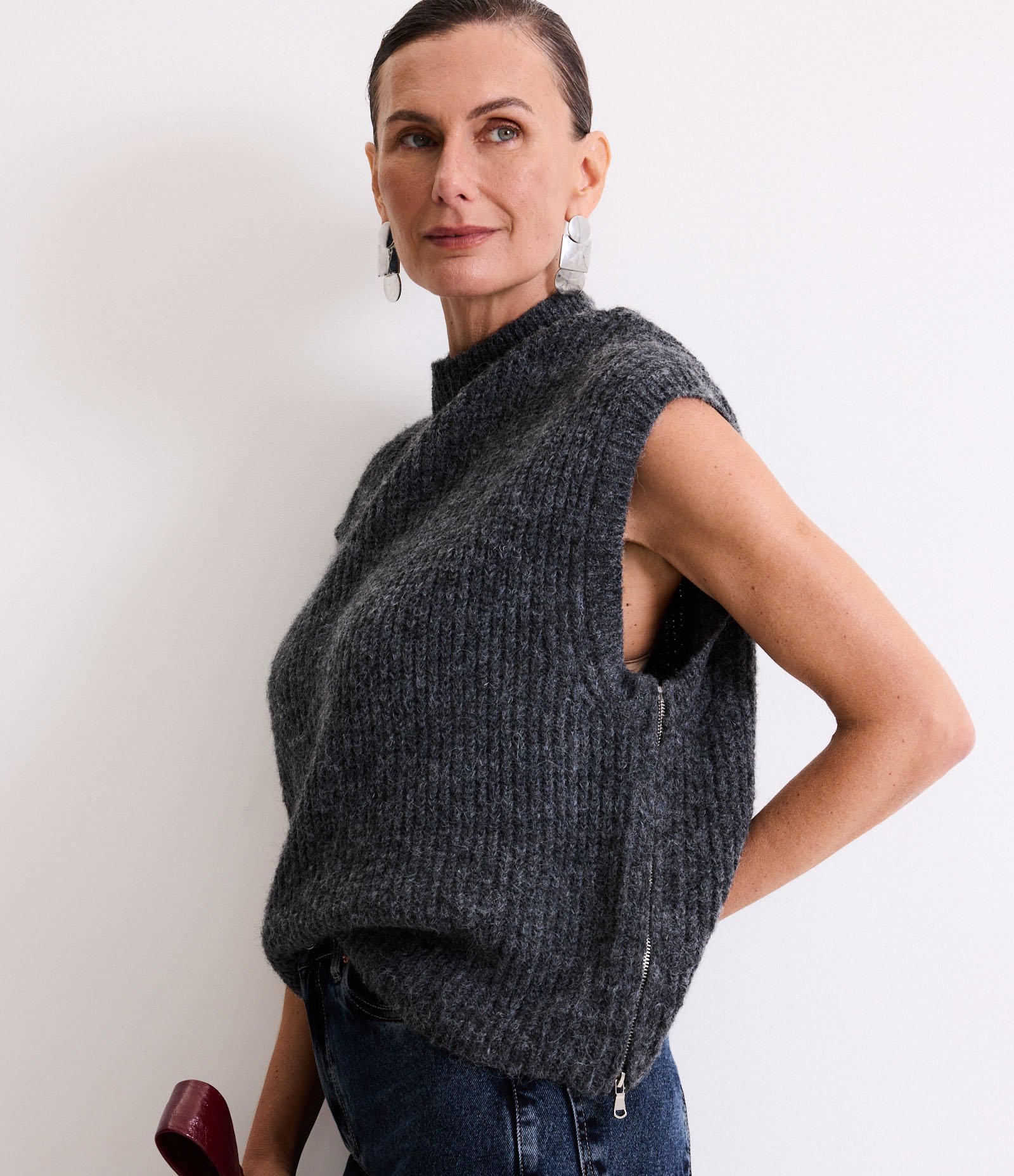 Colete Texturizado em Tricô com Caimento Leve Cinza 2