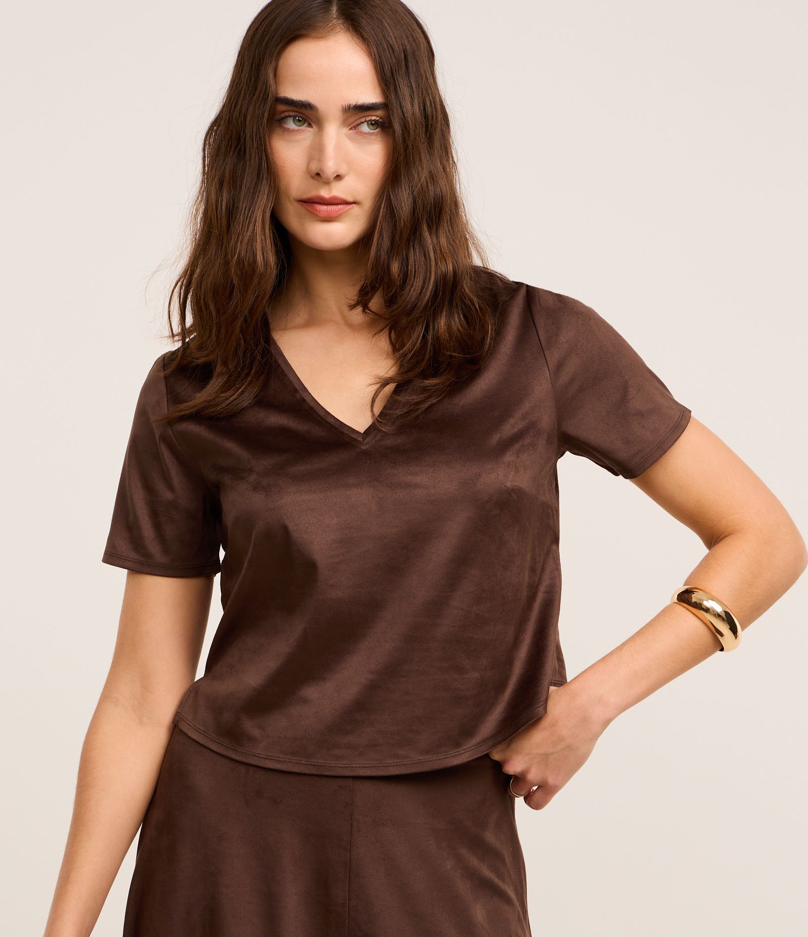 Blusa em Suede com Decote V Marrom 1