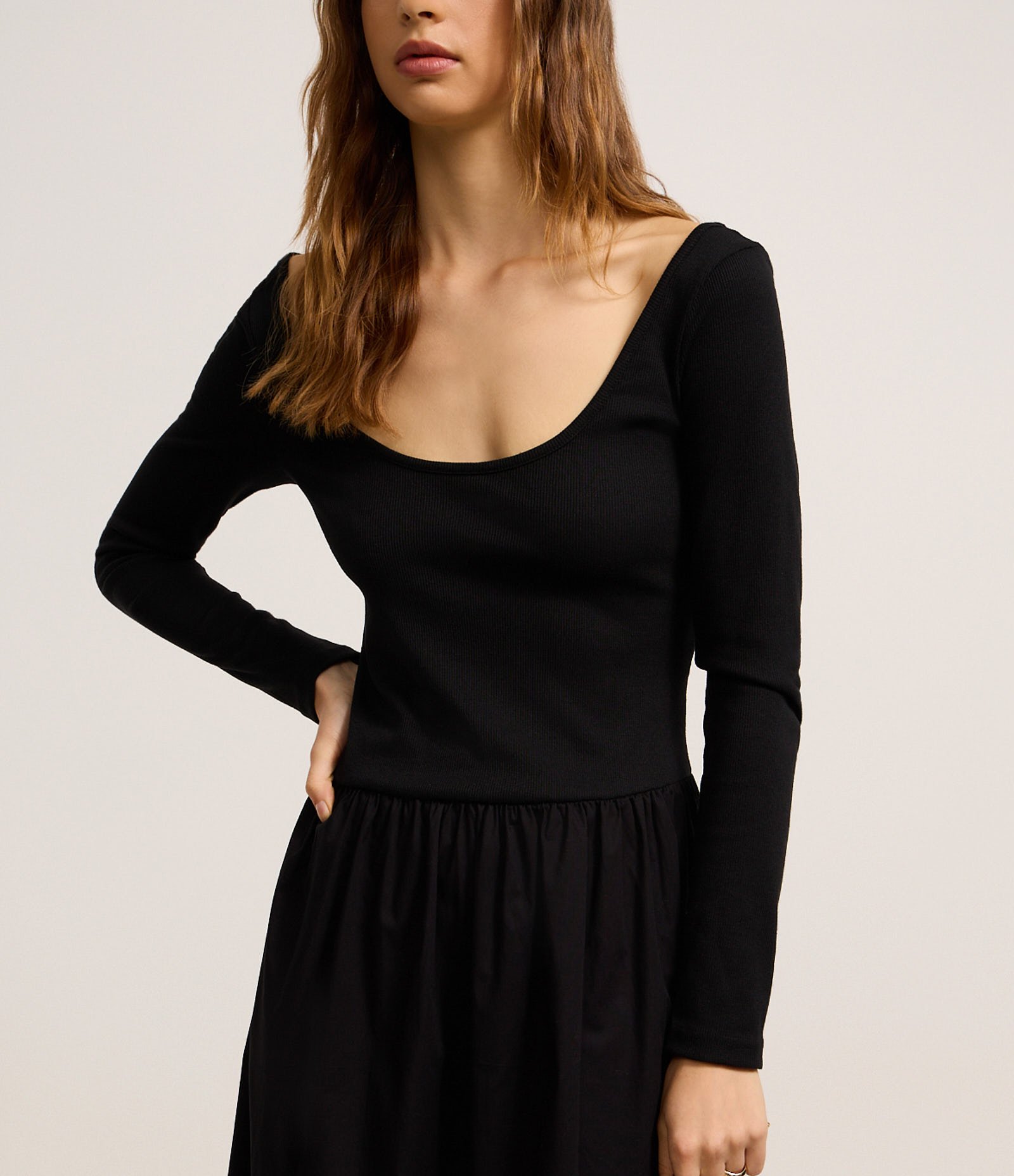 Vestido Longo Midi em Ribana e Tricoline com Decote U Preto 4