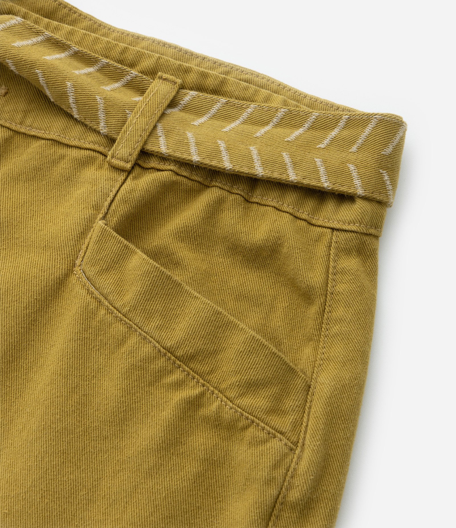 Short em Sarja com Faixa Bordada Curve & Plus Size Amarelo 8