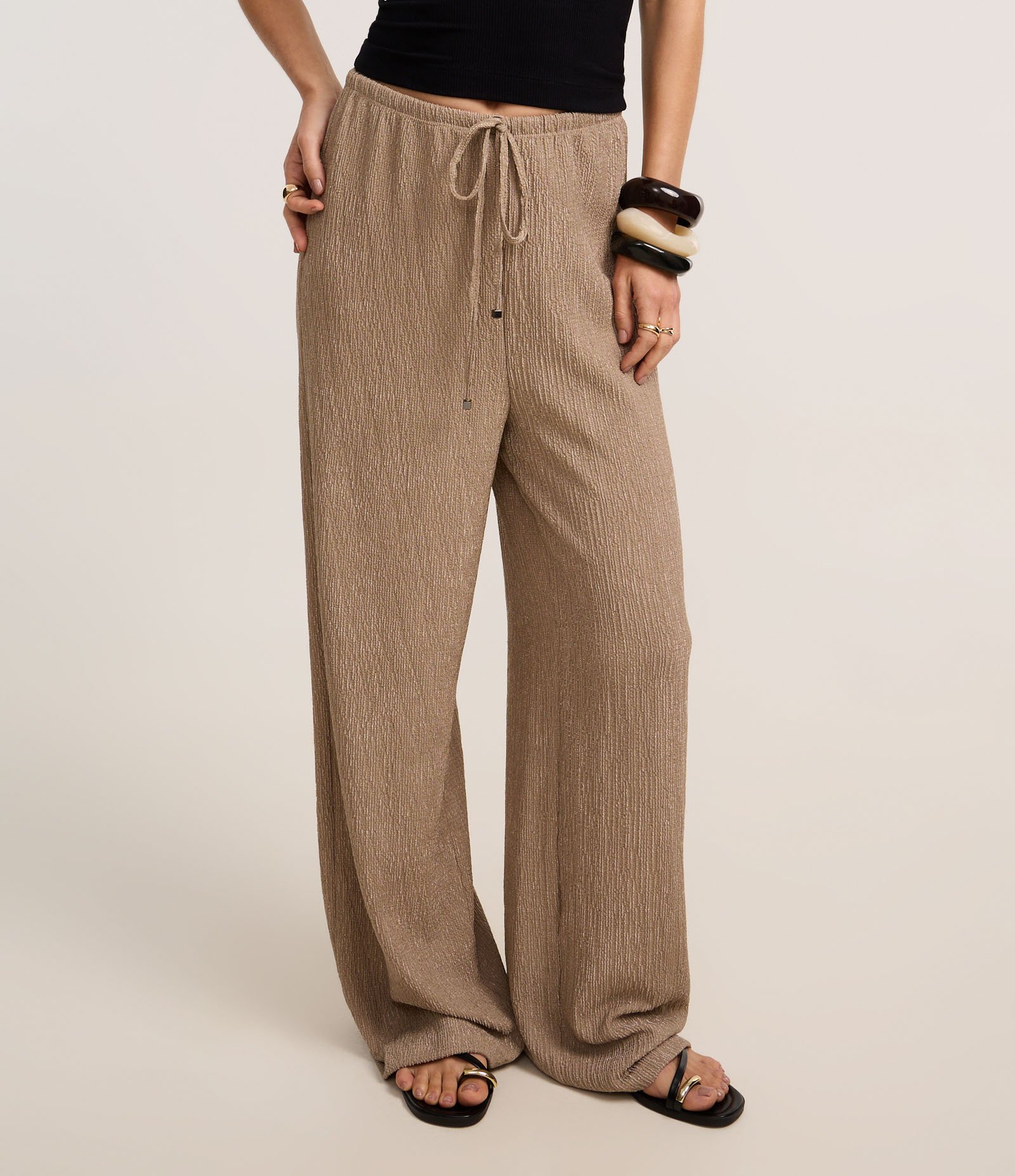 Calça Wide Leg com Textura e Elástico na Cintura 3