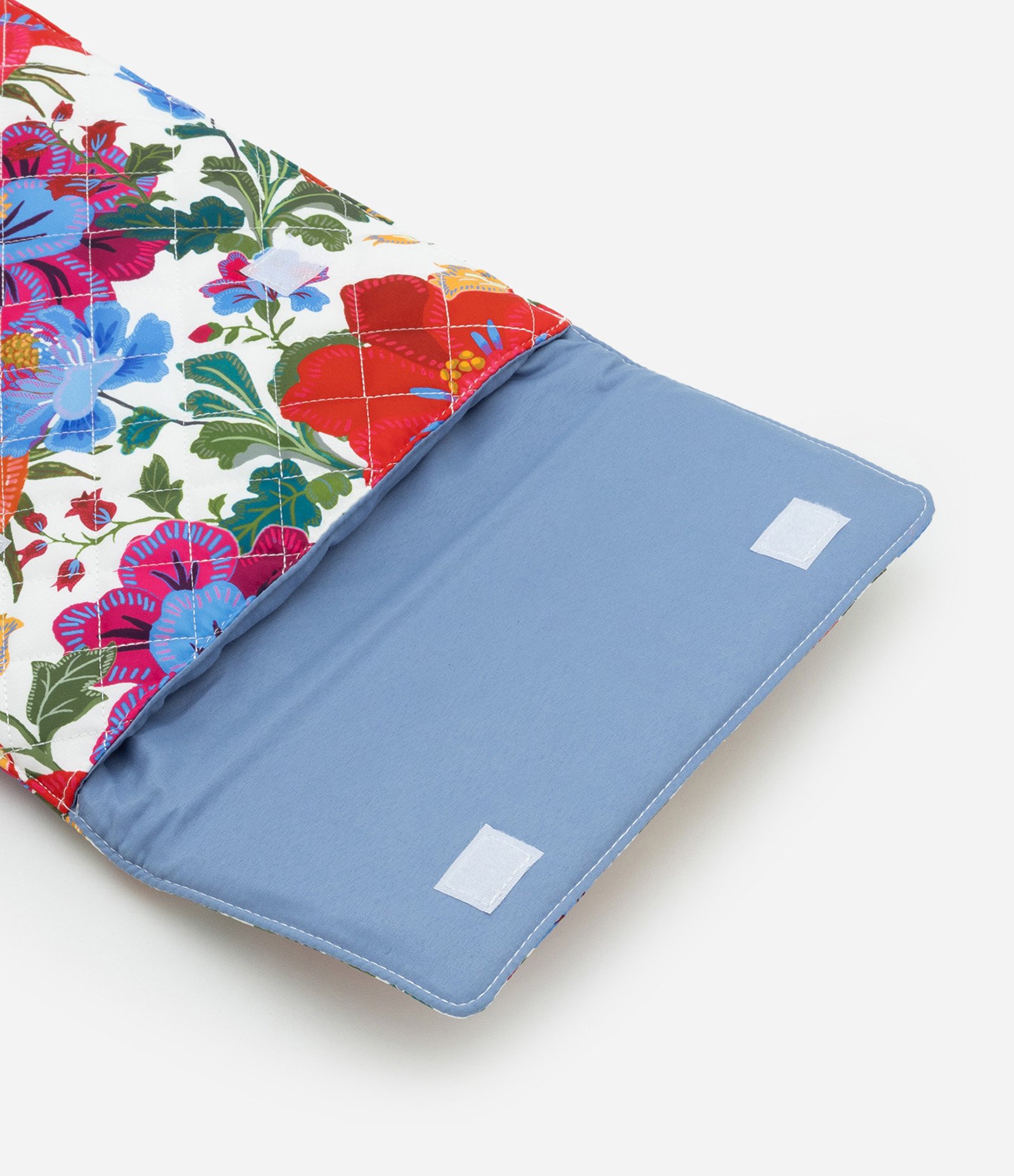 Case Notebook com Textura Matelassê e Estampa Floral Multicores 4