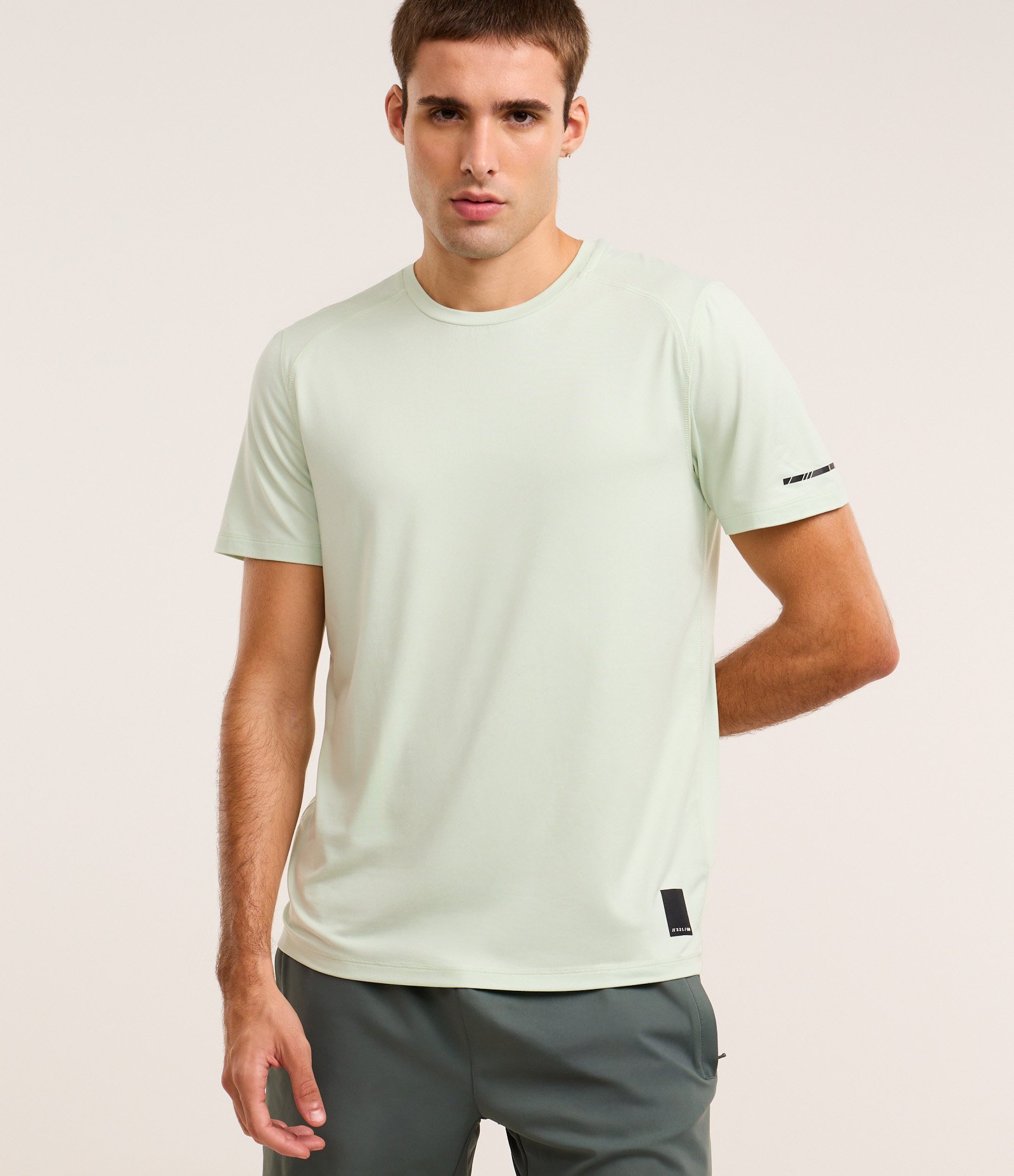 Camiseta Regular Esportiva em Tecnologia Dry com Etiqueta na Barra Azul Esverado 1