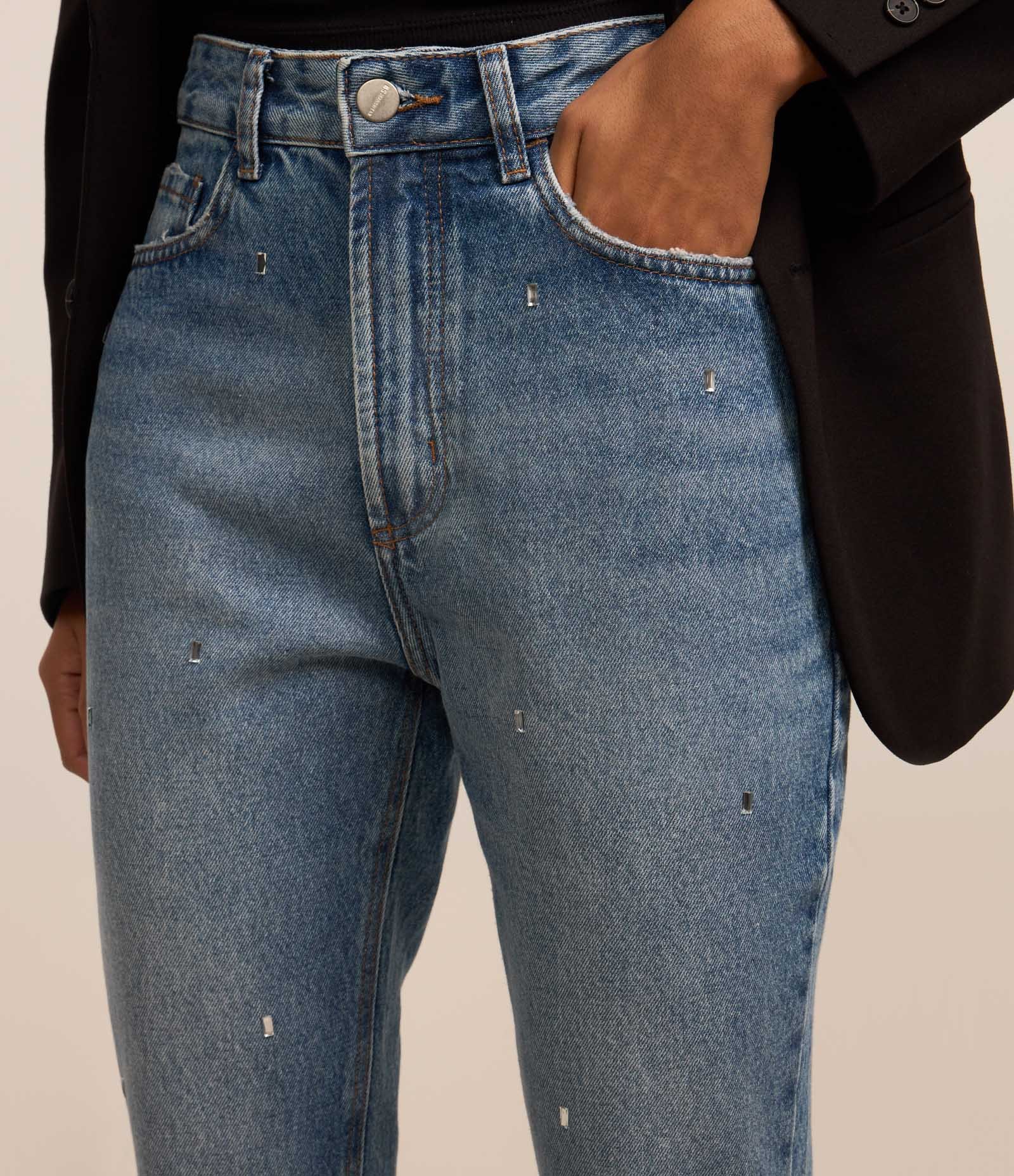 Calça Mom em Jeans com Aplicação de Brilhos Azul 4