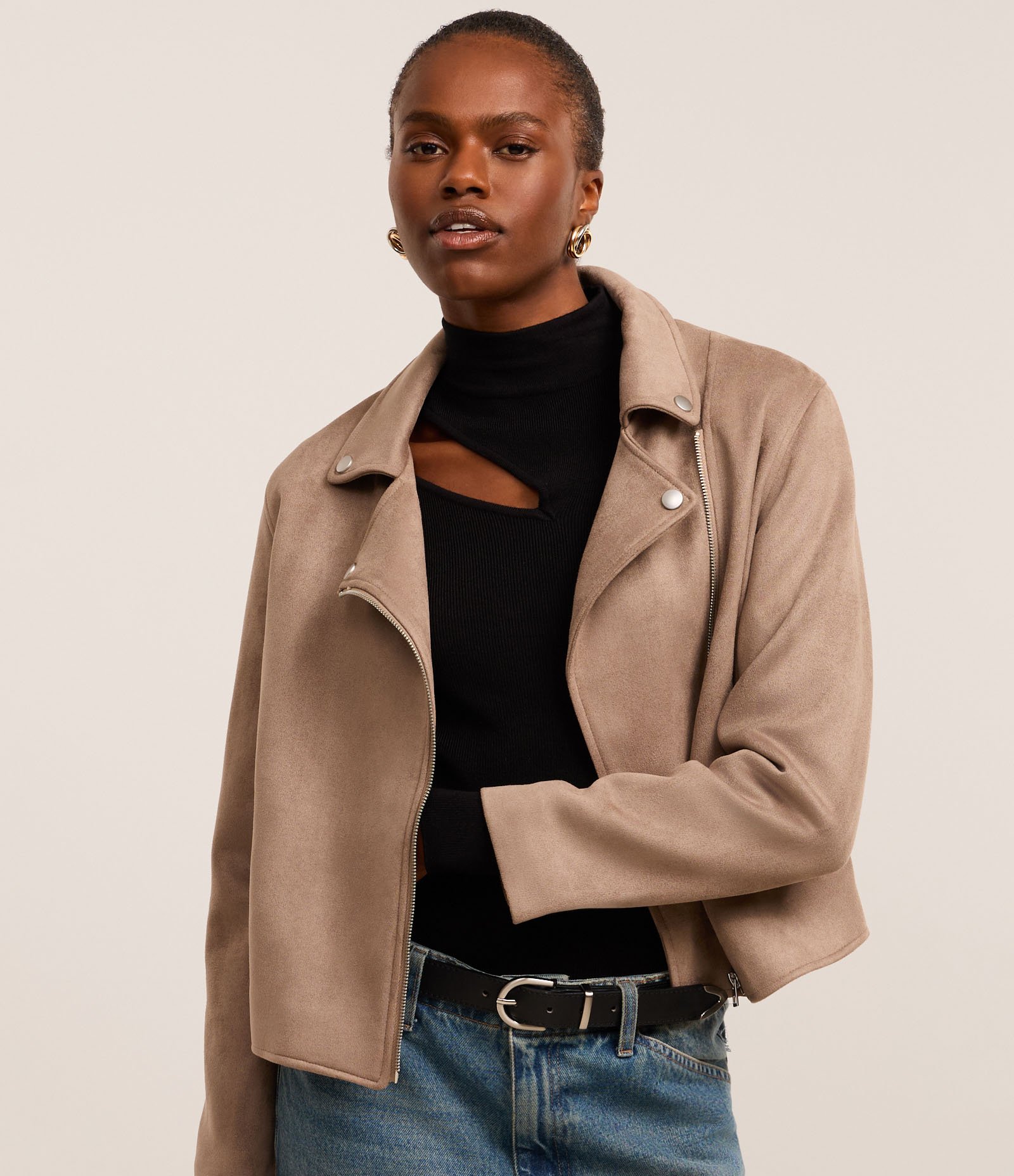 Jaqueta Perfecto em Suede com Gola Bowling e Bolsos Marrom 1