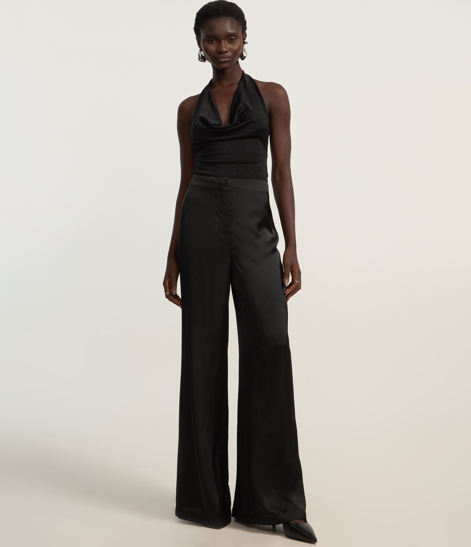 Body Frente Única com Decote Degagê Preto 2