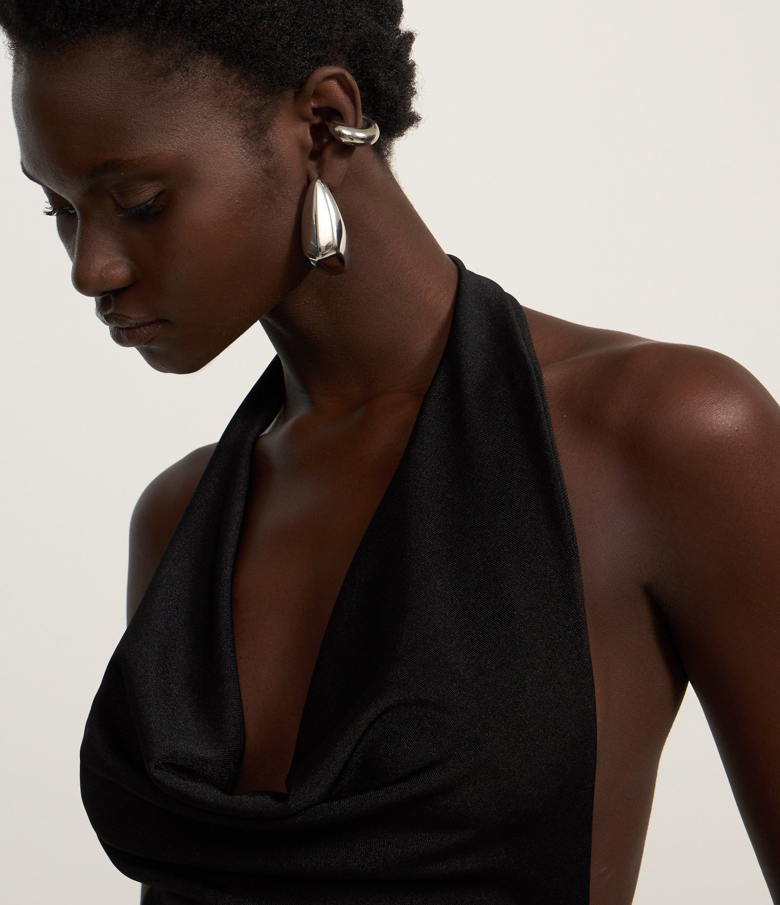 Body Frente Única com Decote Degagê Preto 3