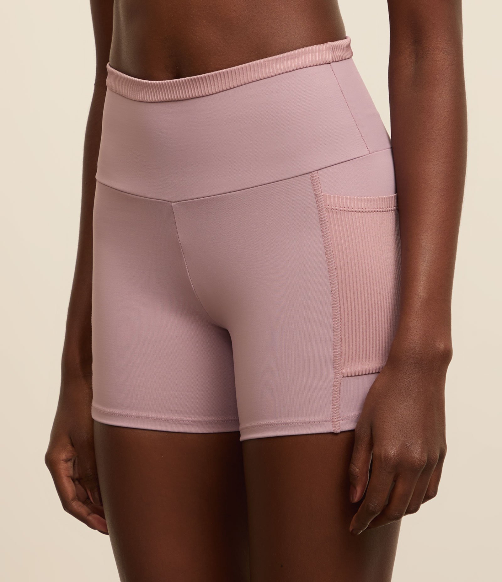 Bermuda Esportiva em Microfibra com Cós Dobrado com Textura 2