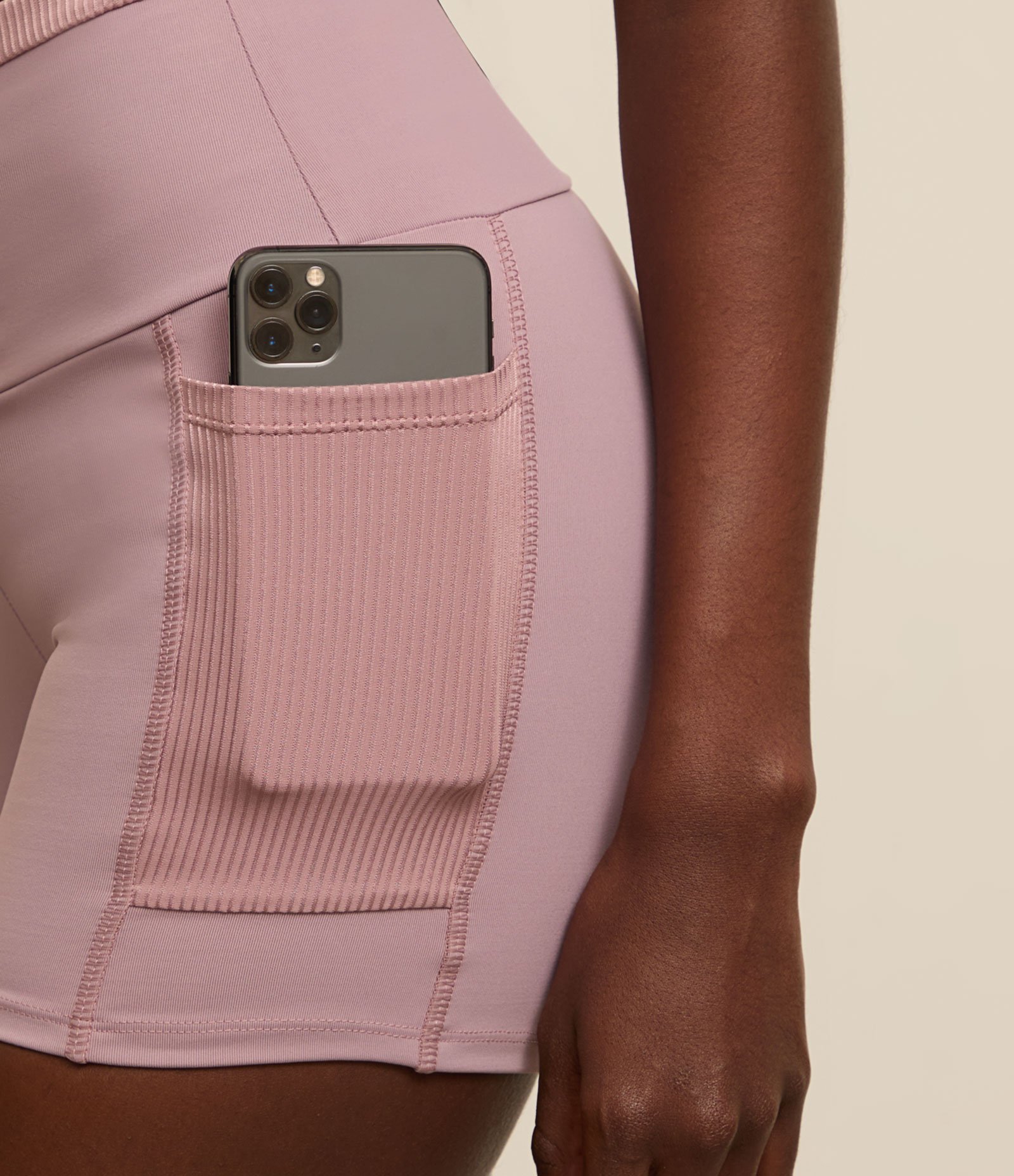 Bermuda Esportiva em Microfibra com Cós Dobrado com Textura 3