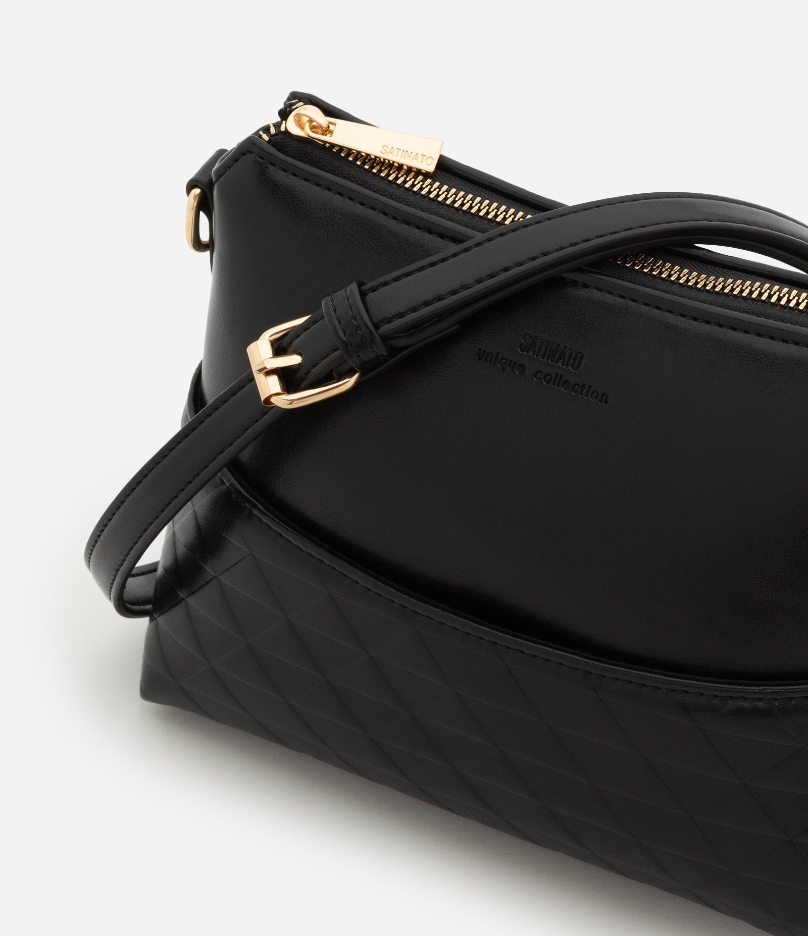 Bolsa Pequena em PU com Textura Embossed Preto 5