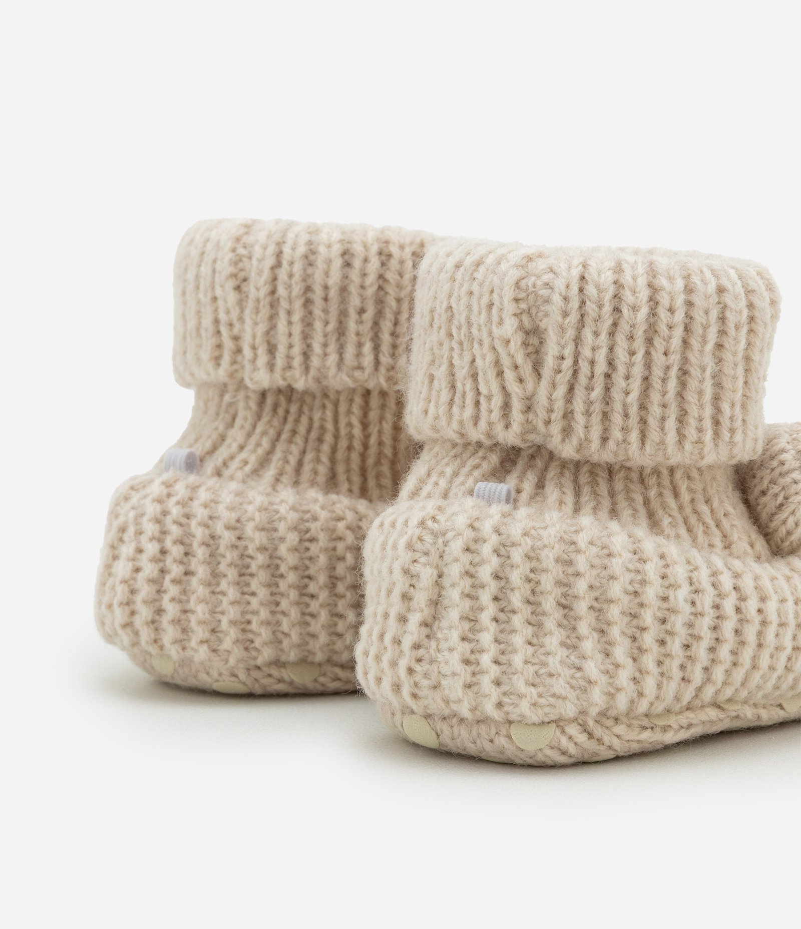 Sapato Infantil em Tricô com Bordado Carinha de Urso - Tam 0 a 12 meses Bege 2